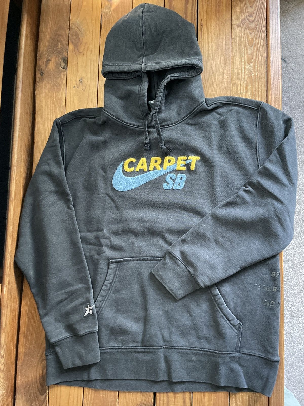 Nike sb x online carpet hoodie