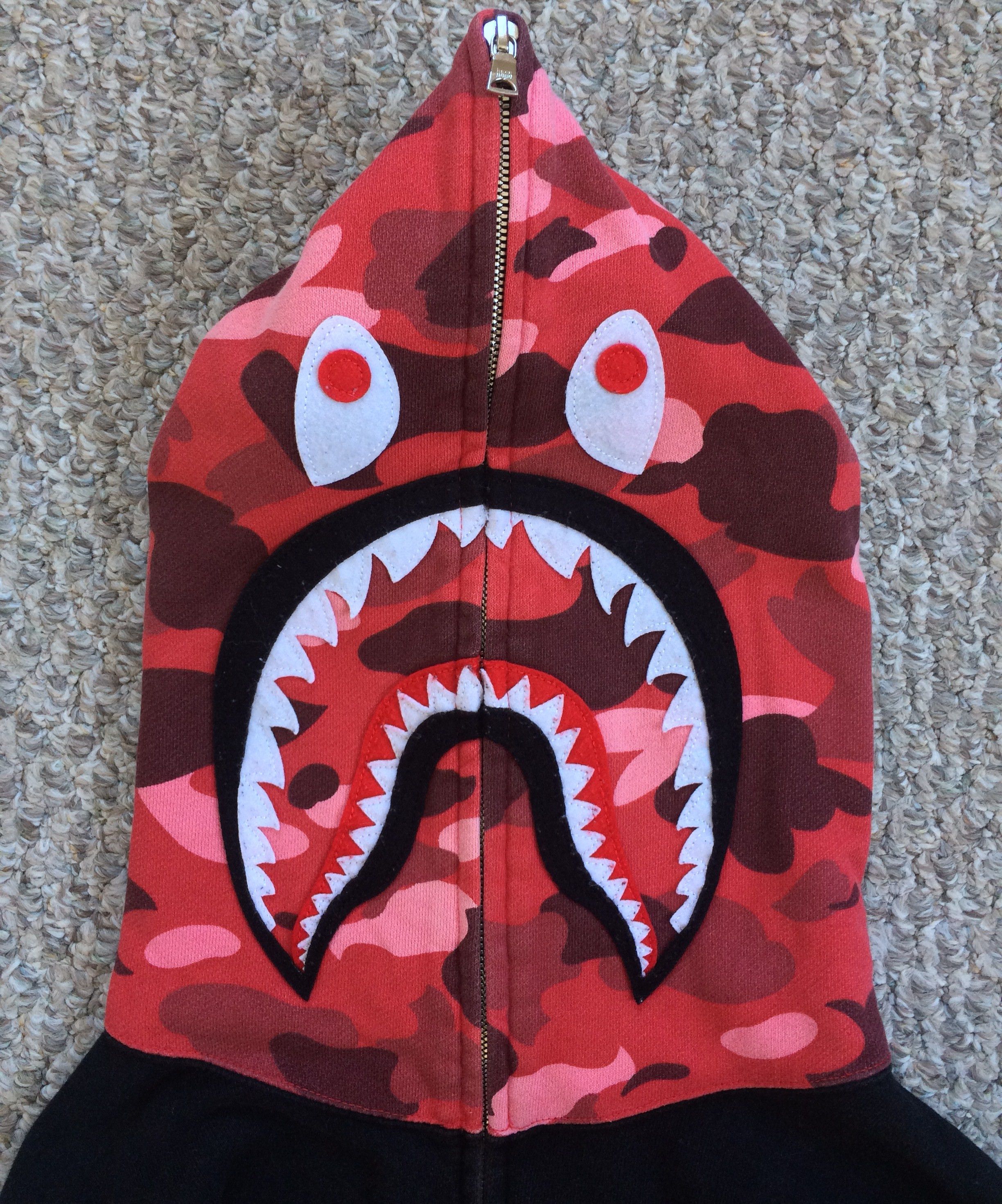 Bape S/S 2006 Bape Red Camo Black Shark Hoodie Size US L / EU 52-54 / 3 - 2 Thumbnail