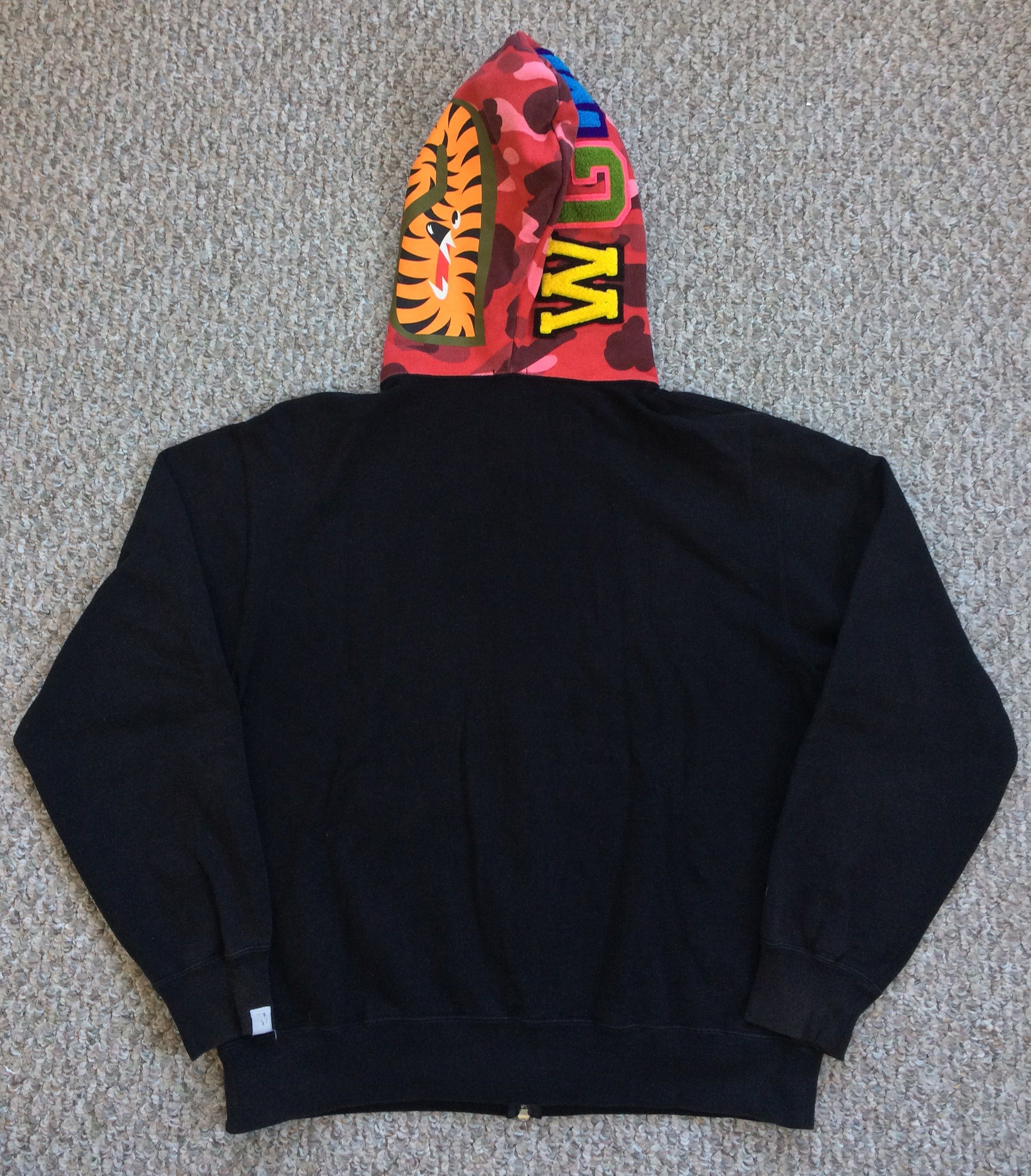 Bape S/S 2006 Bape Red Camo Black Shark Hoodie Size US L / EU 52-54 / 3 - 7 Thumbnail