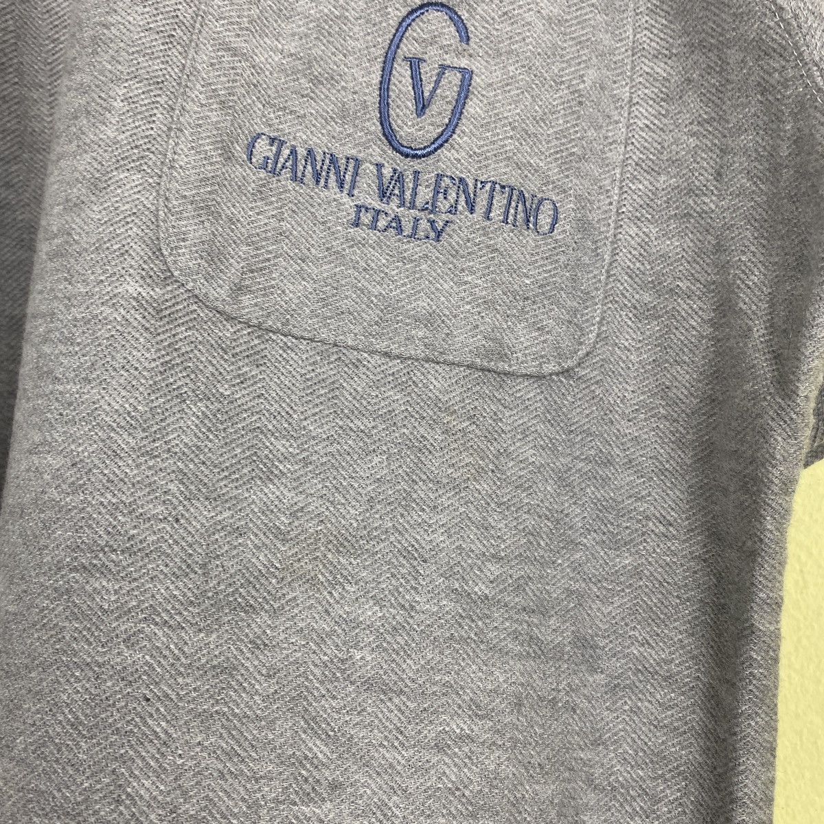 Valentino × Vintage Gianni Valentino Roundneck Single Pocket Tshirt Size US M / EU 48-50 / 2 - 7 Thumbnail