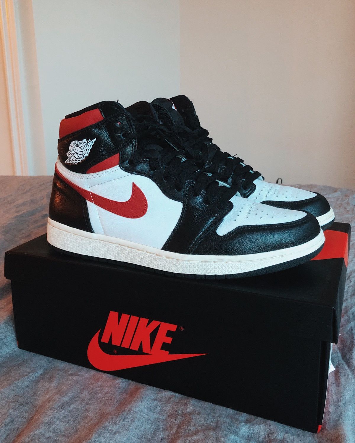 Nike Air Jordan 1 High OG (Gym Red) Size US 8.5 / EU 41-42 - 1 Thumbnail
