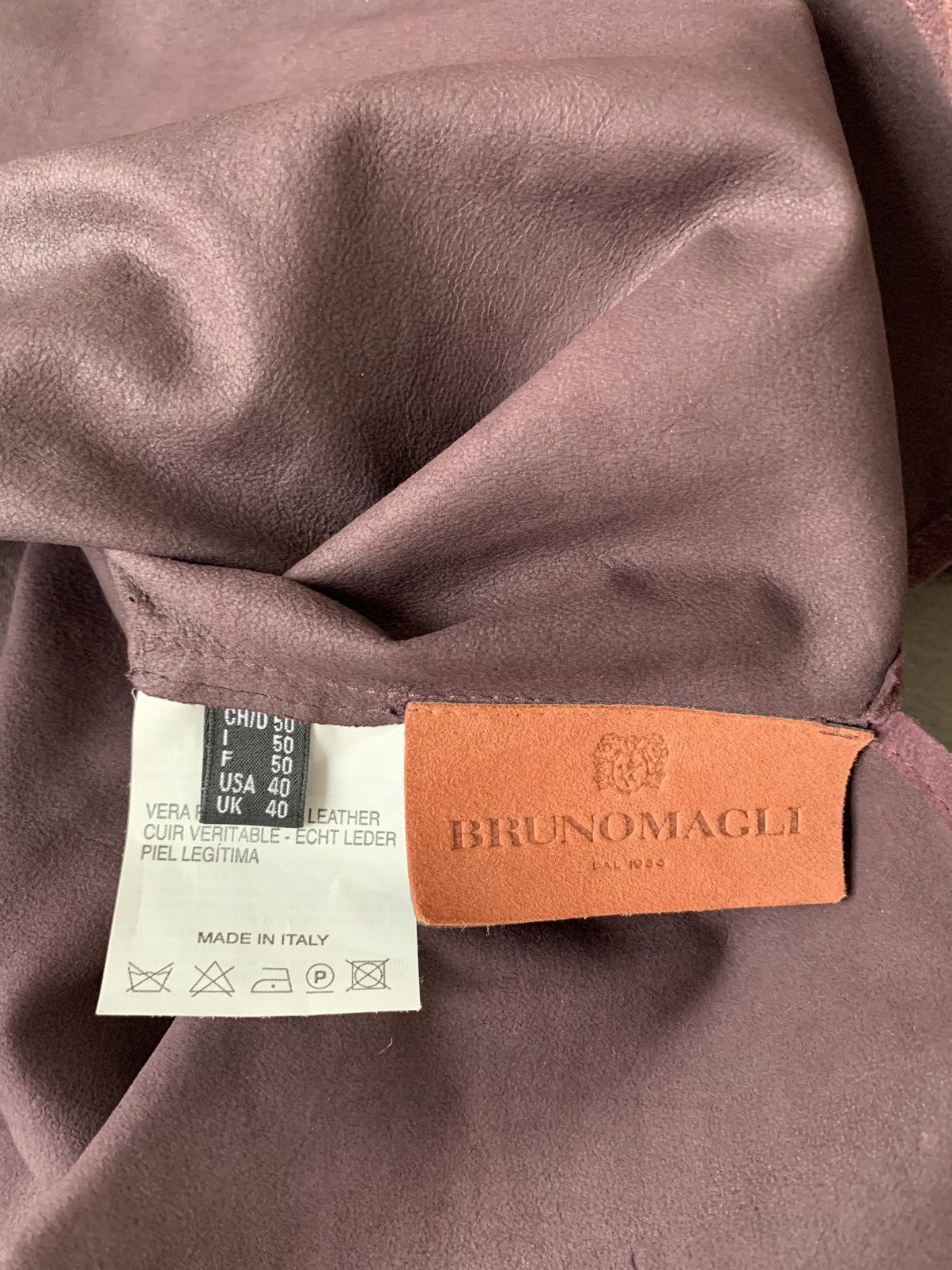 Bruno Magli Beautiful Bruno Magli Orange Purple suede short shirt Size US M / EU 48-50 / 2 - 3 Thumbnail