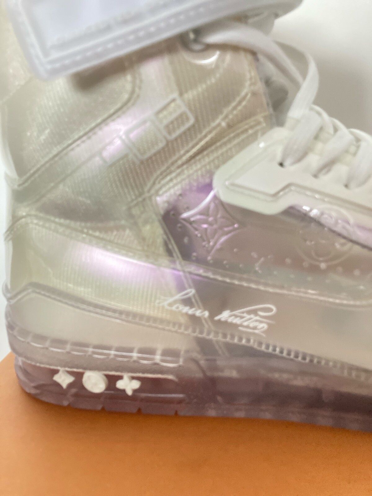 A Detailed Look at the Transparent LV 408 Trainer - JustFreshKicks