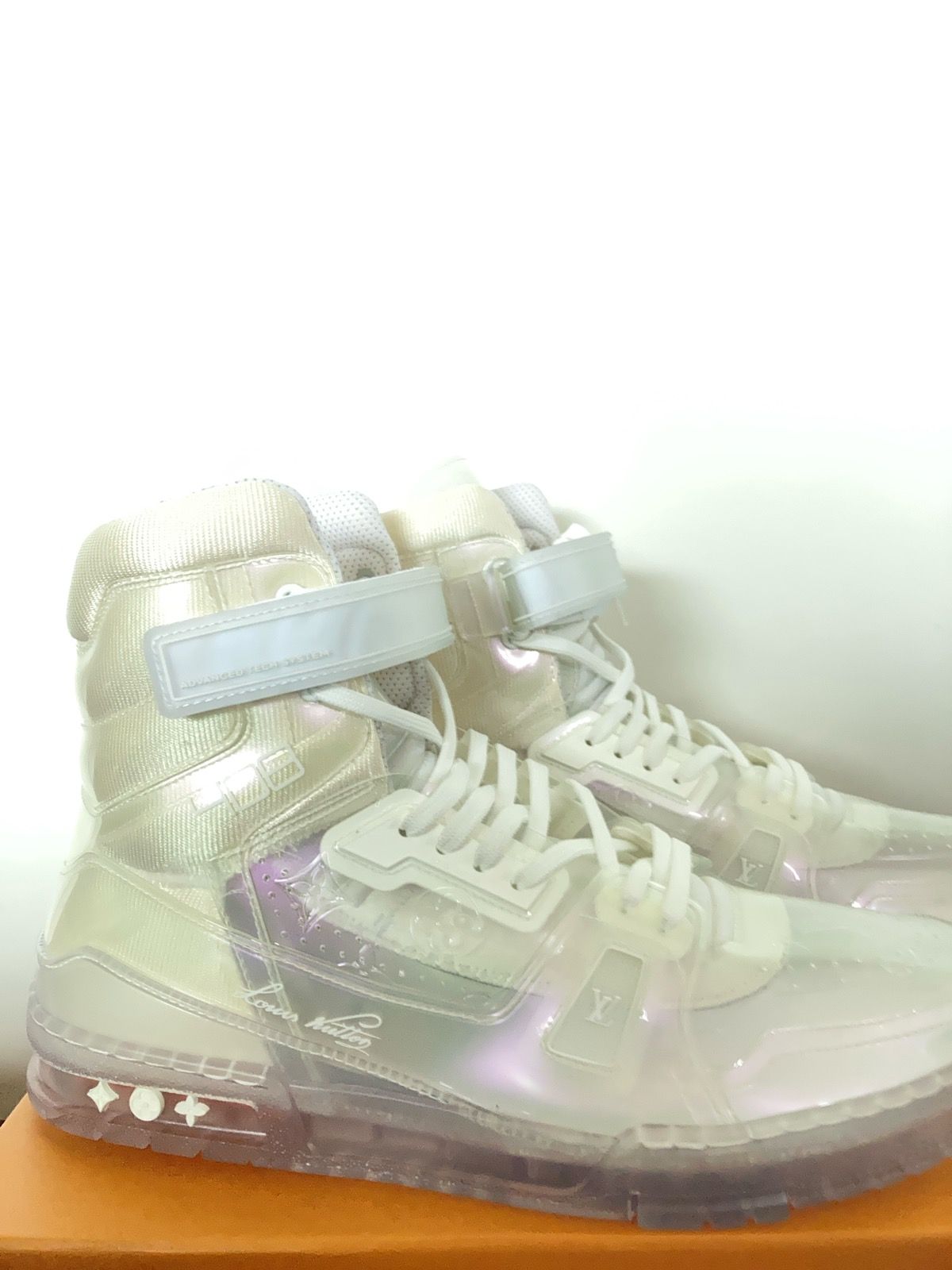 A Detailed Look at the Transparent LV 408 Trainer - JustFreshKicks