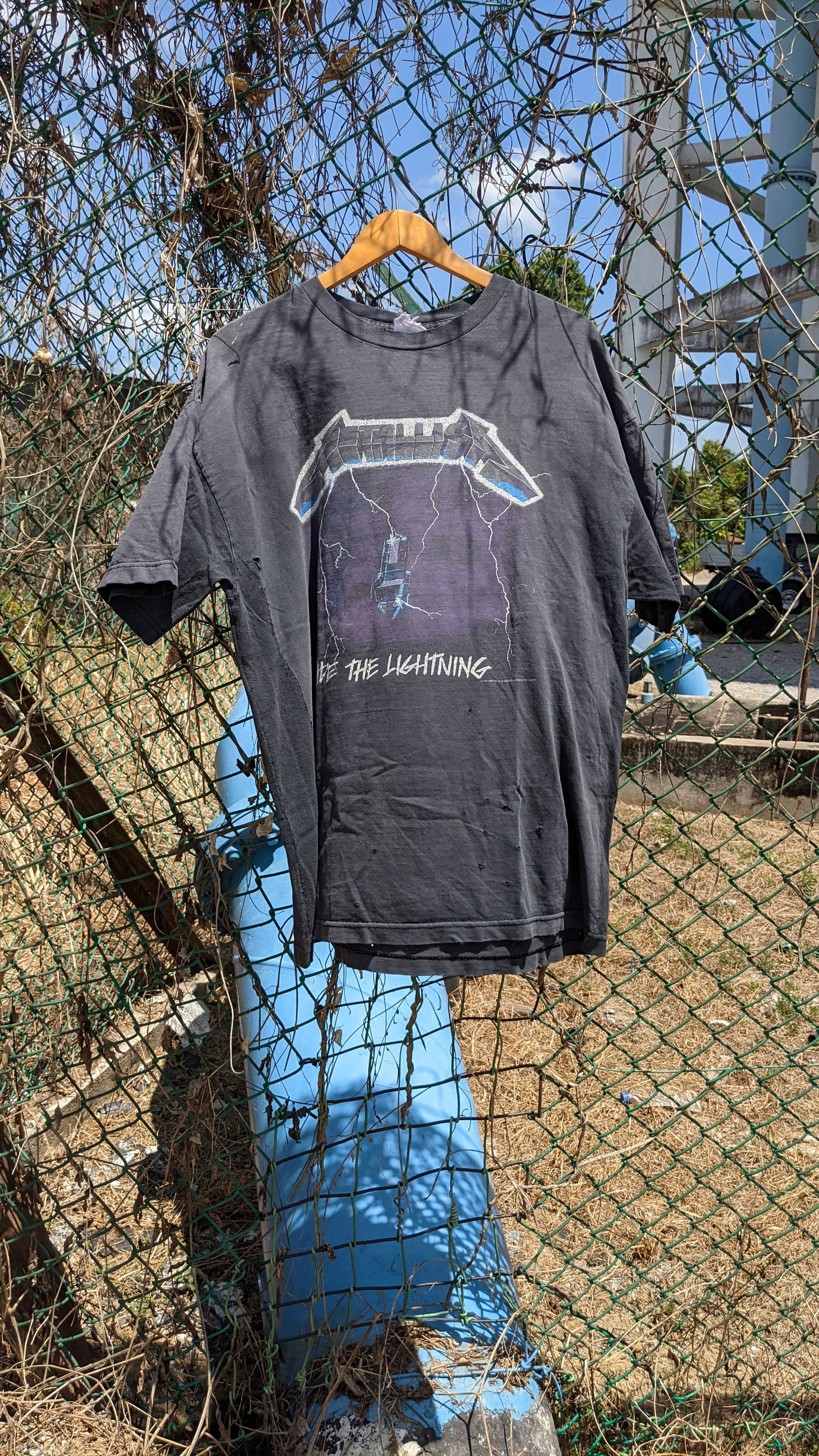 Band Tees × Metallica × Vintage Vintage 1994 distressed METALICCA Ride The Lighting Size US XL / EU 56 / 4 - 1 Thumbnail