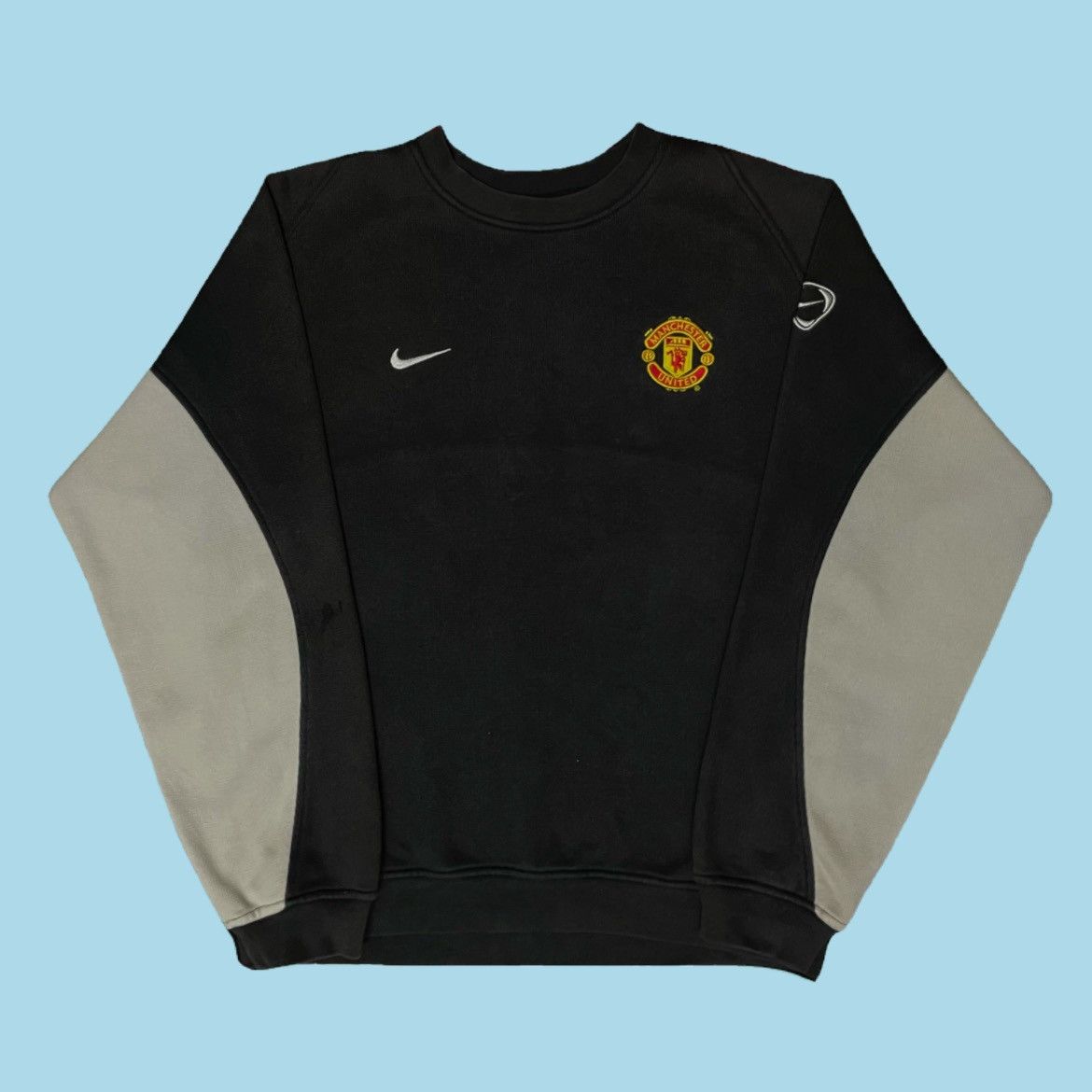 nike manchester united sweatshirt