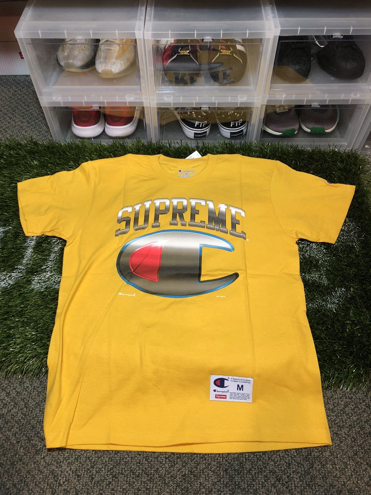 Supreme x champion tee online