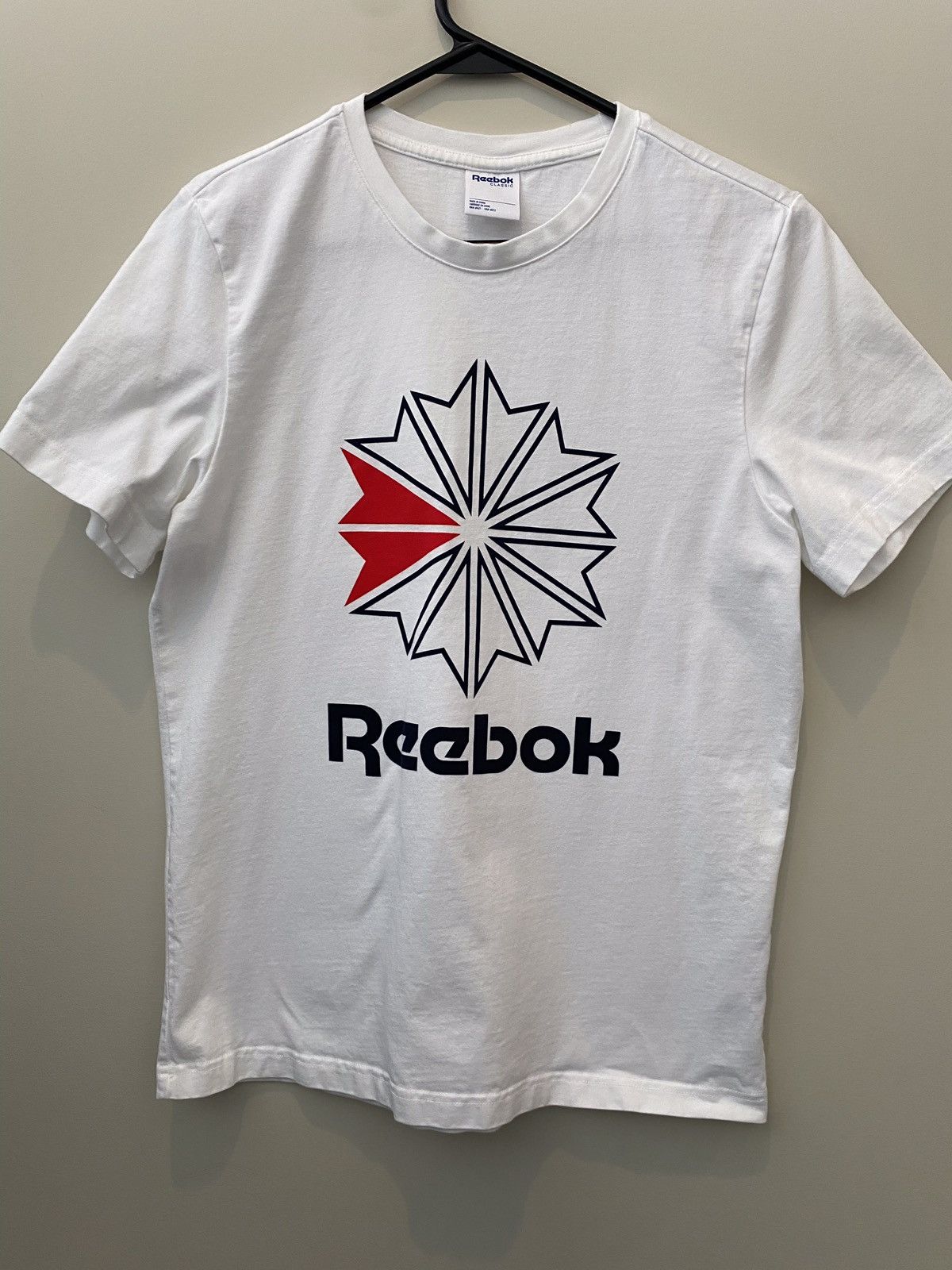 Classic reebok logo sales