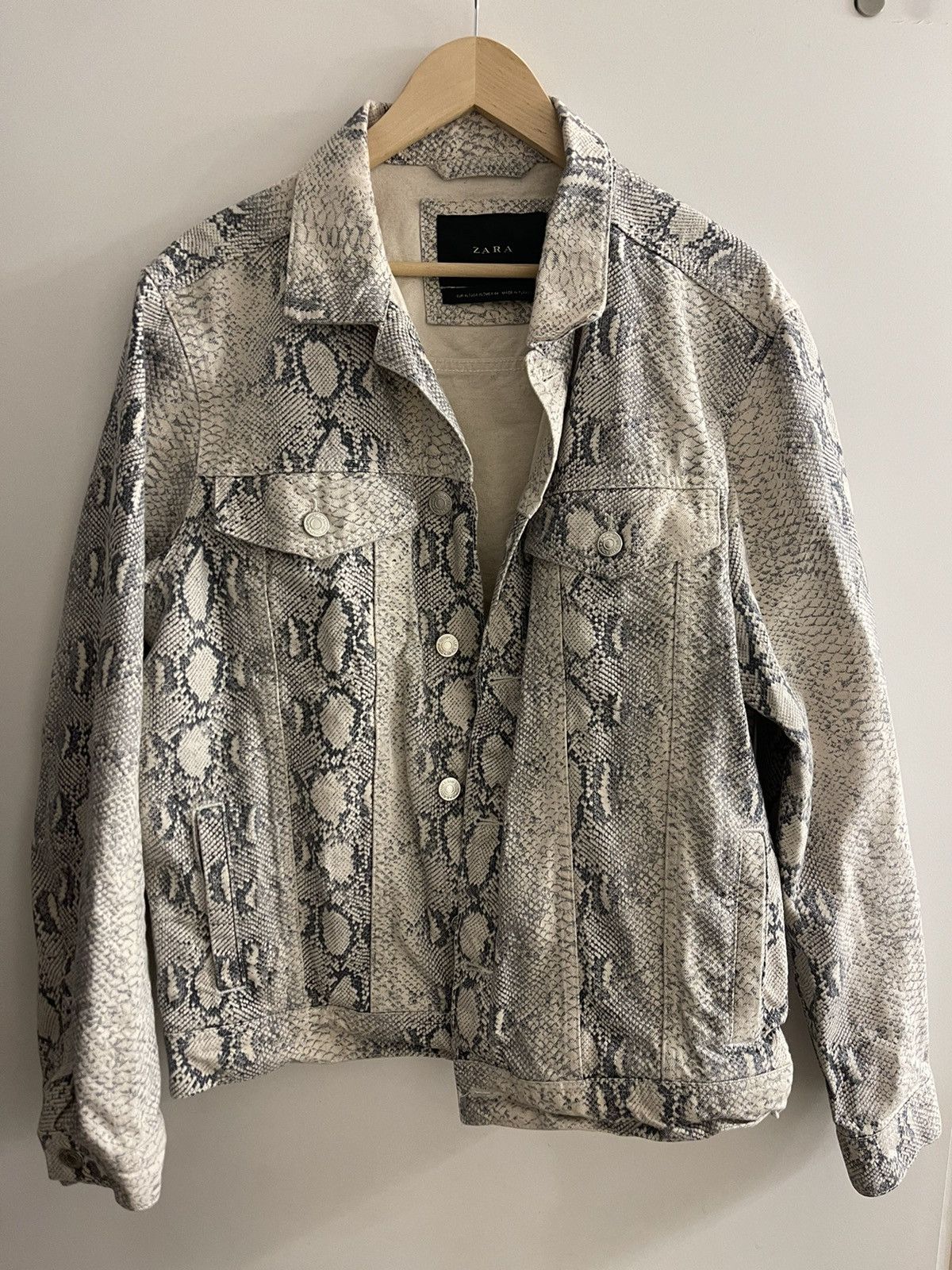 Zara Snakeskin Print Trucker Jacket Size US XL / EU 56 / 4 - 1 Thumbnail