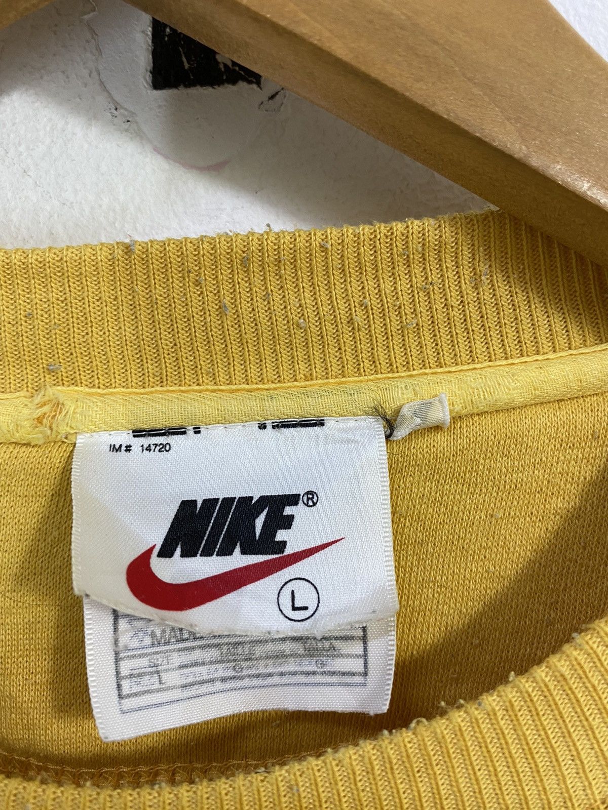 Nike × Vintage Vintage Nike Swoosh Sweatshirt Big Logo Design Nice Logo Size US L / EU 52-54 / 3 - 4 Thumbnail