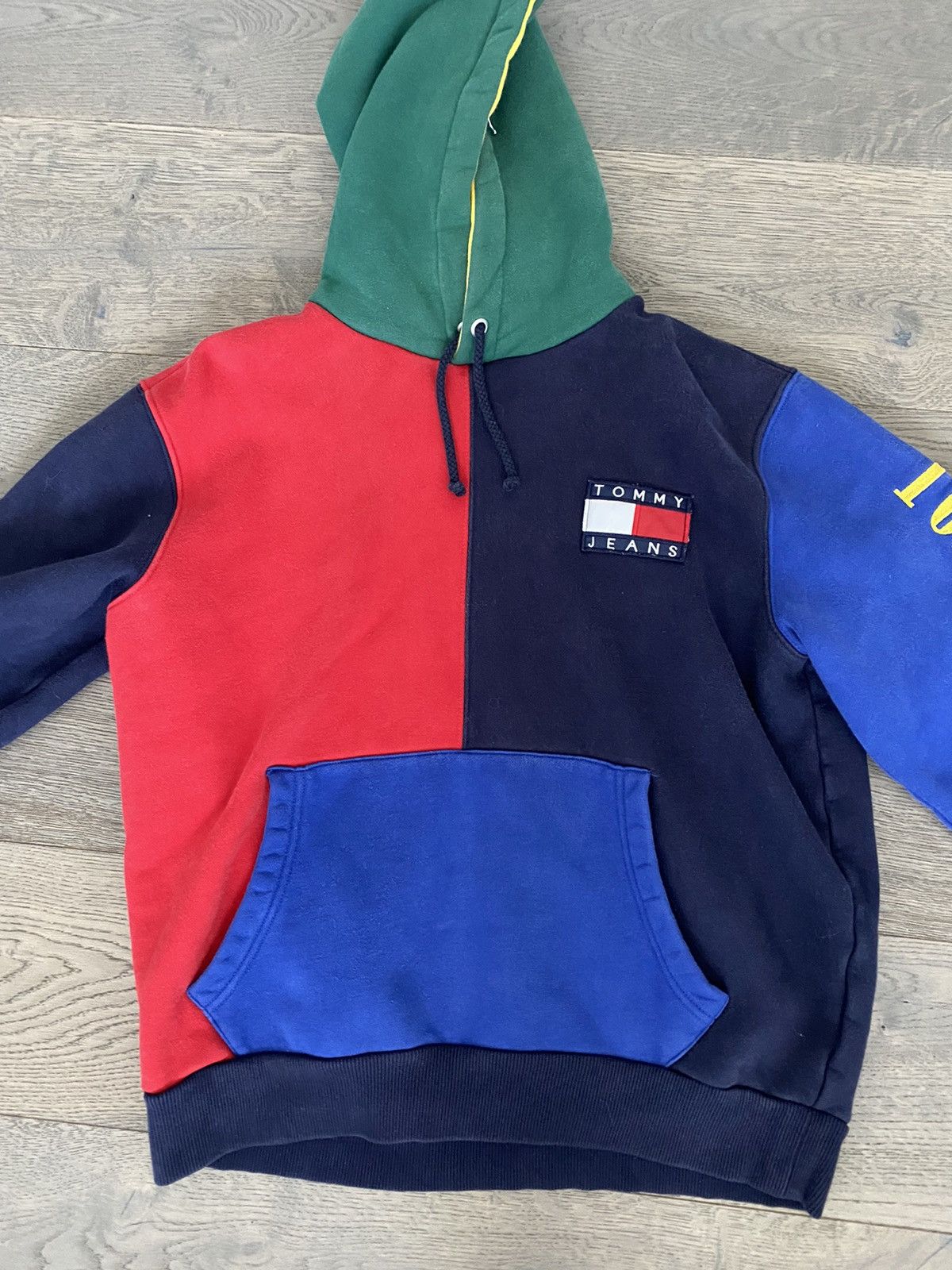 Tommy jeans clearance 90s colorblock hoodie