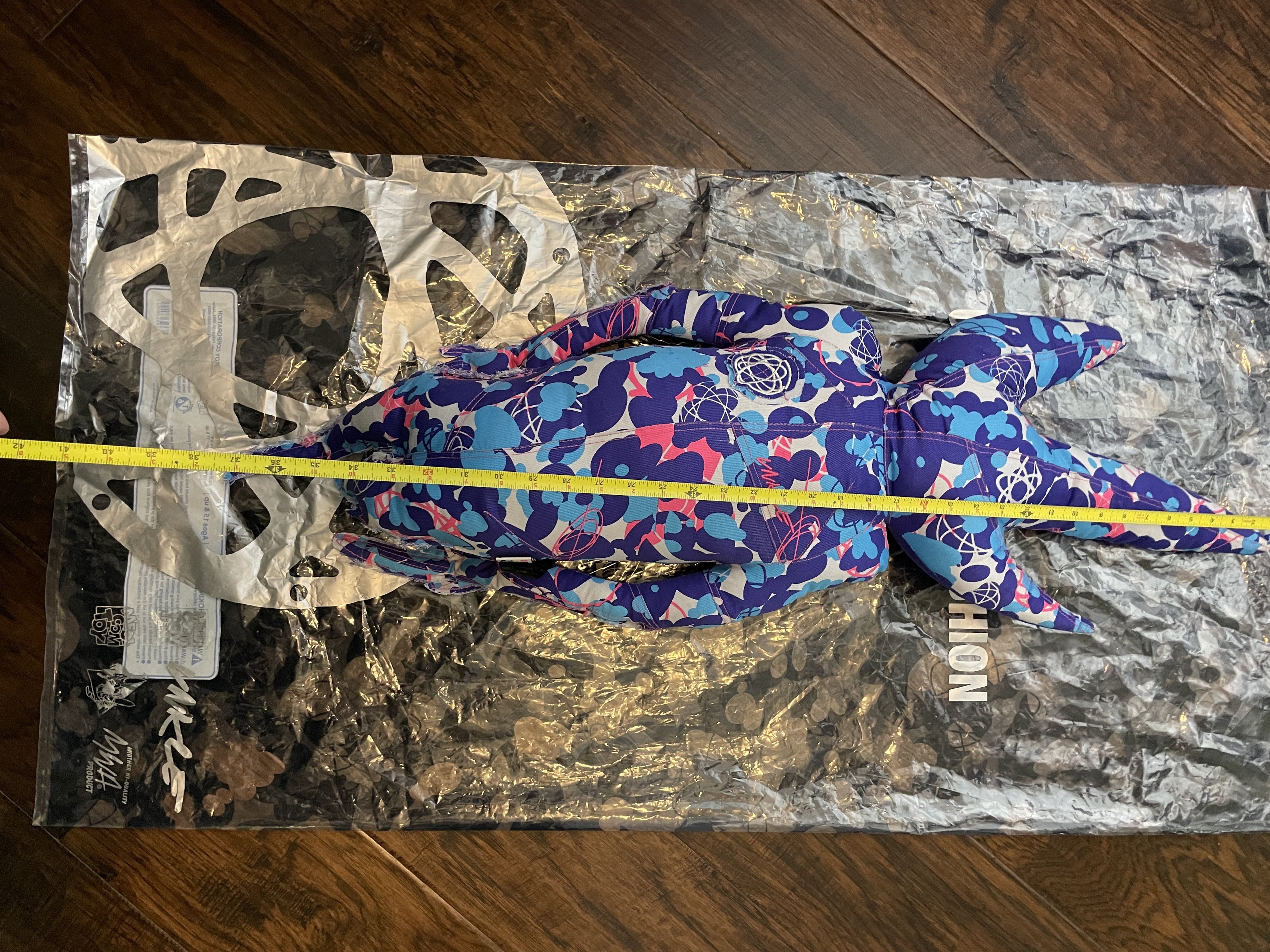 Futura × Medicom Toy MEDICOM TOY Futura 2000 Unkle Cushion KAWS Supreme Bape Ape Size ONE SIZE - 2 Thumbnail