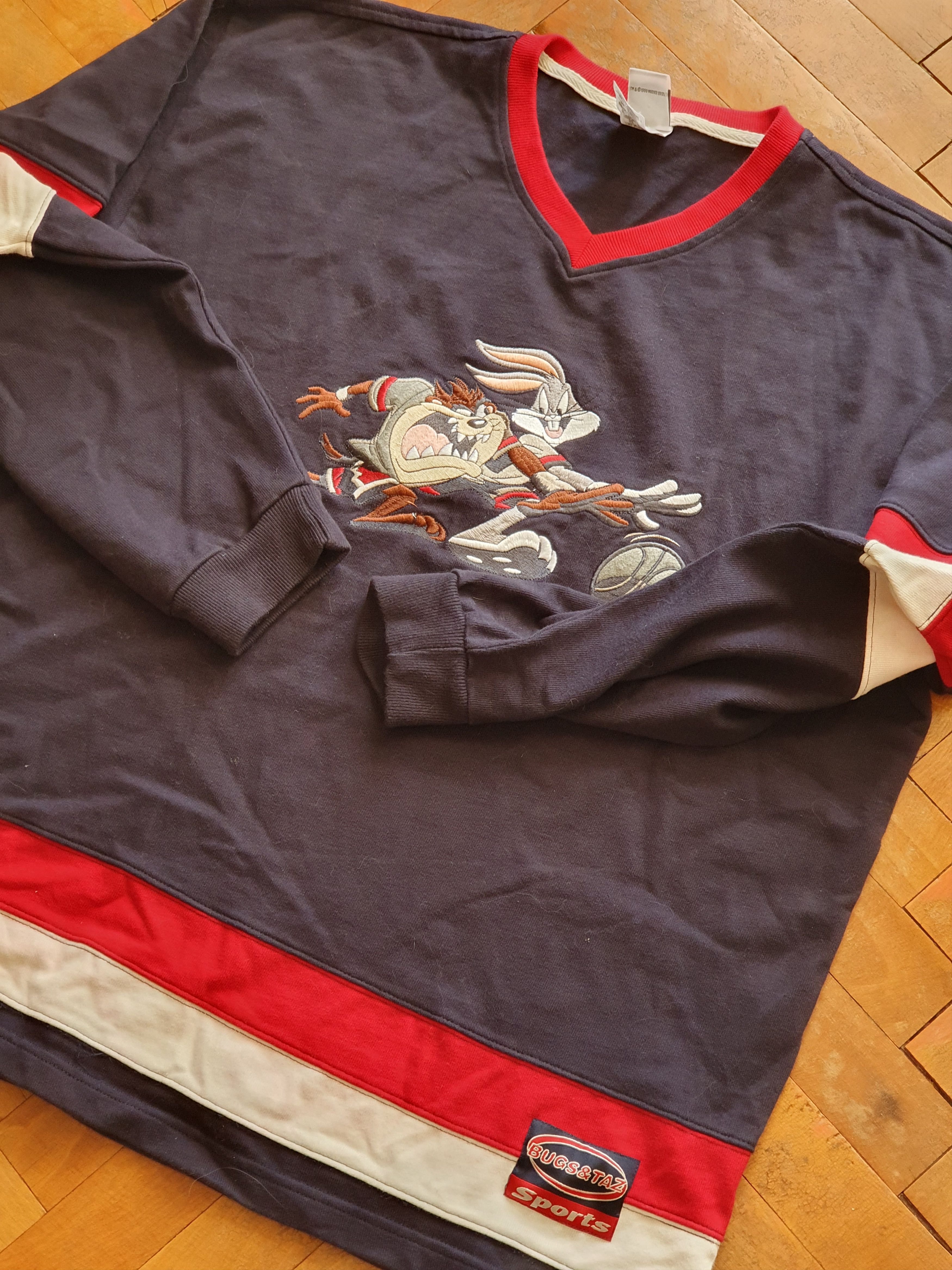 Vintage × Warner Bros Bugs and Taz sports Warner Bros Vtg 1999 sweatshirt,szL/XL Size US L / EU 52-54 / 3 - 11 Thumbnail