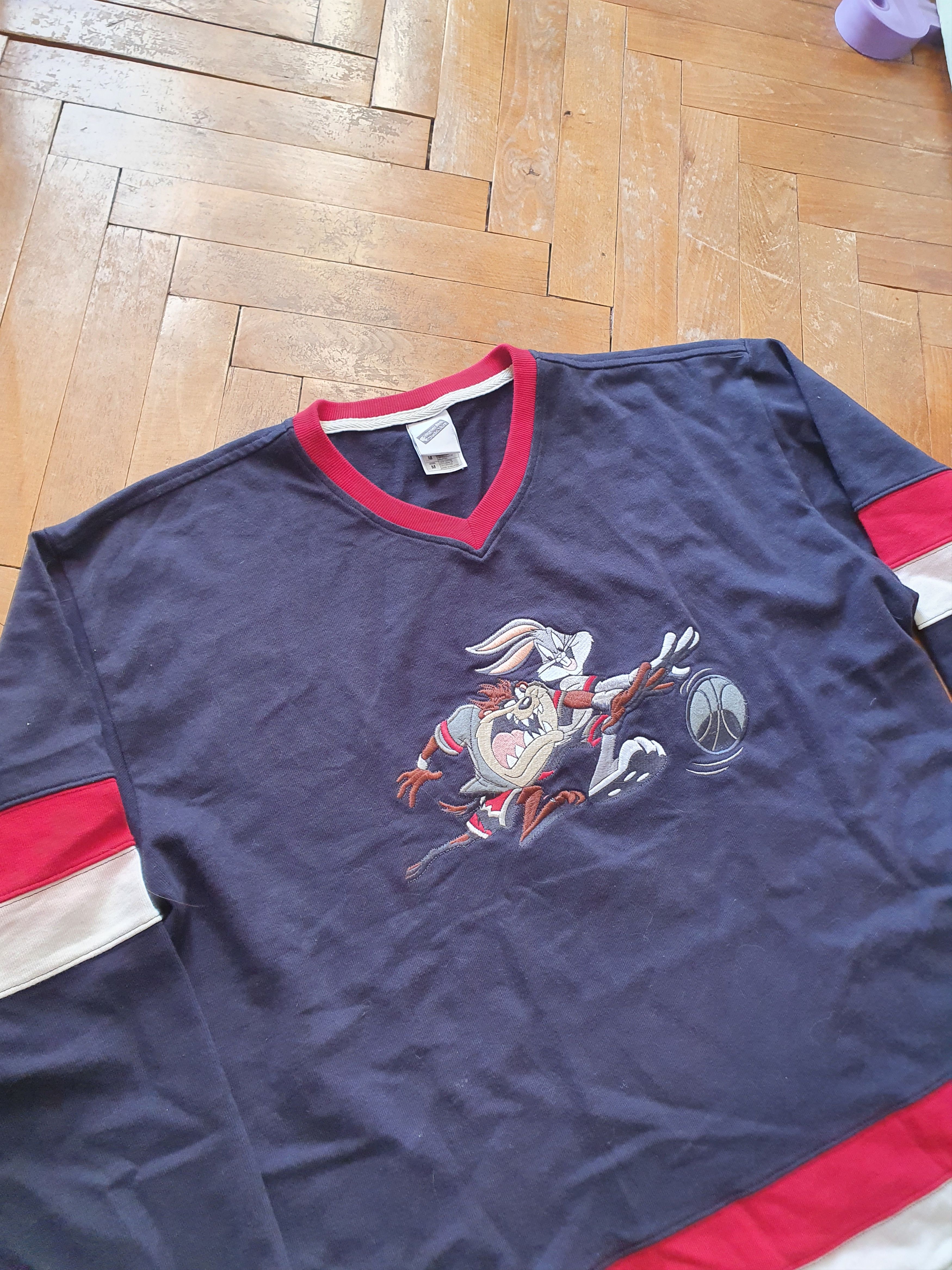 Vintage × Warner Bros Bugs and Taz sports Warner Bros Vtg 1999 sweatshirt,szL/XL Size US L / EU 52-54 / 3 - 17 Thumbnail