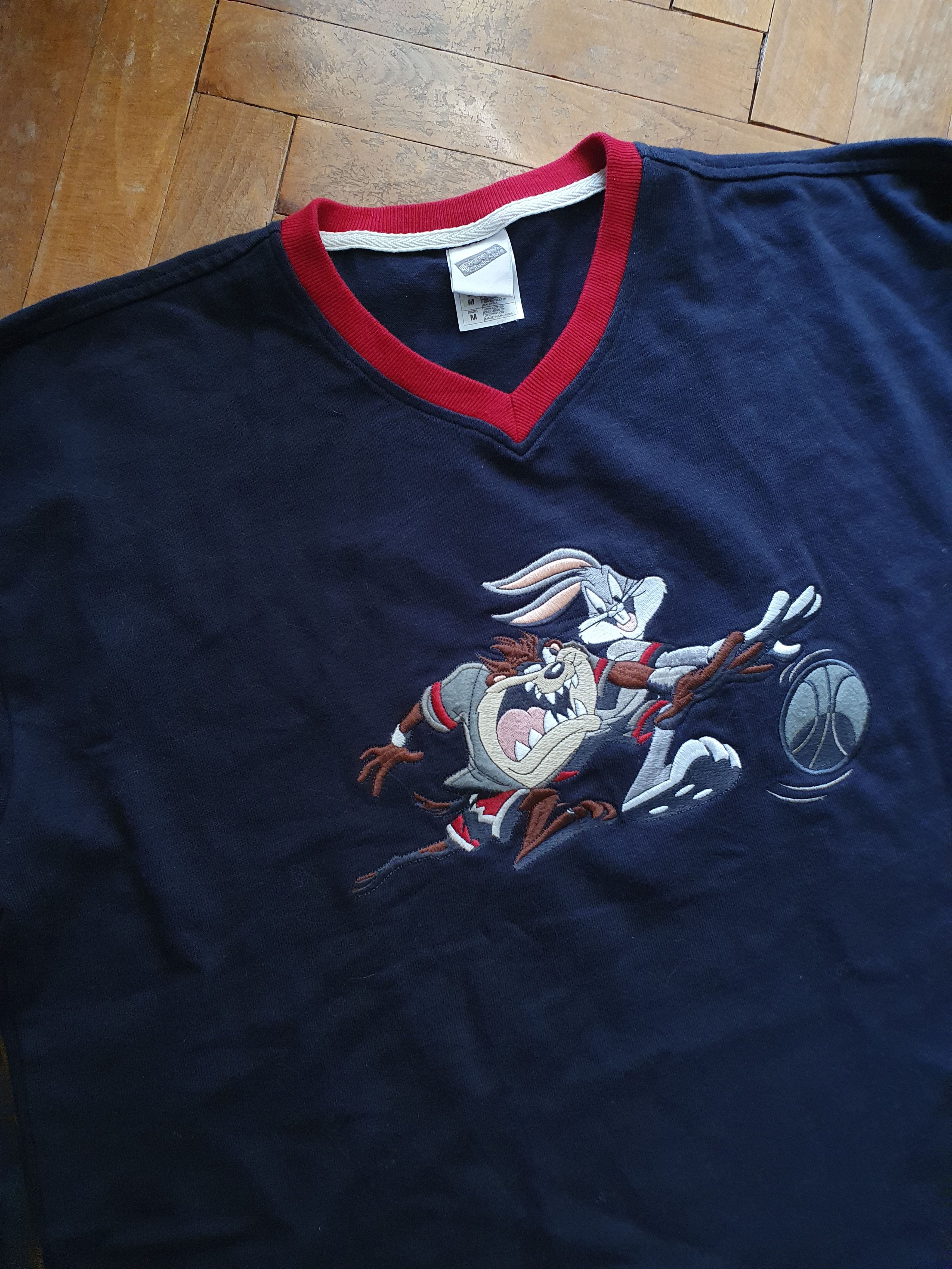 Vintage × Warner Bros Bugs and Taz sports Warner Bros Vtg 1999 sweatshirt,szL/XL Size US L / EU 52-54 / 3 - 2 Thumbnail