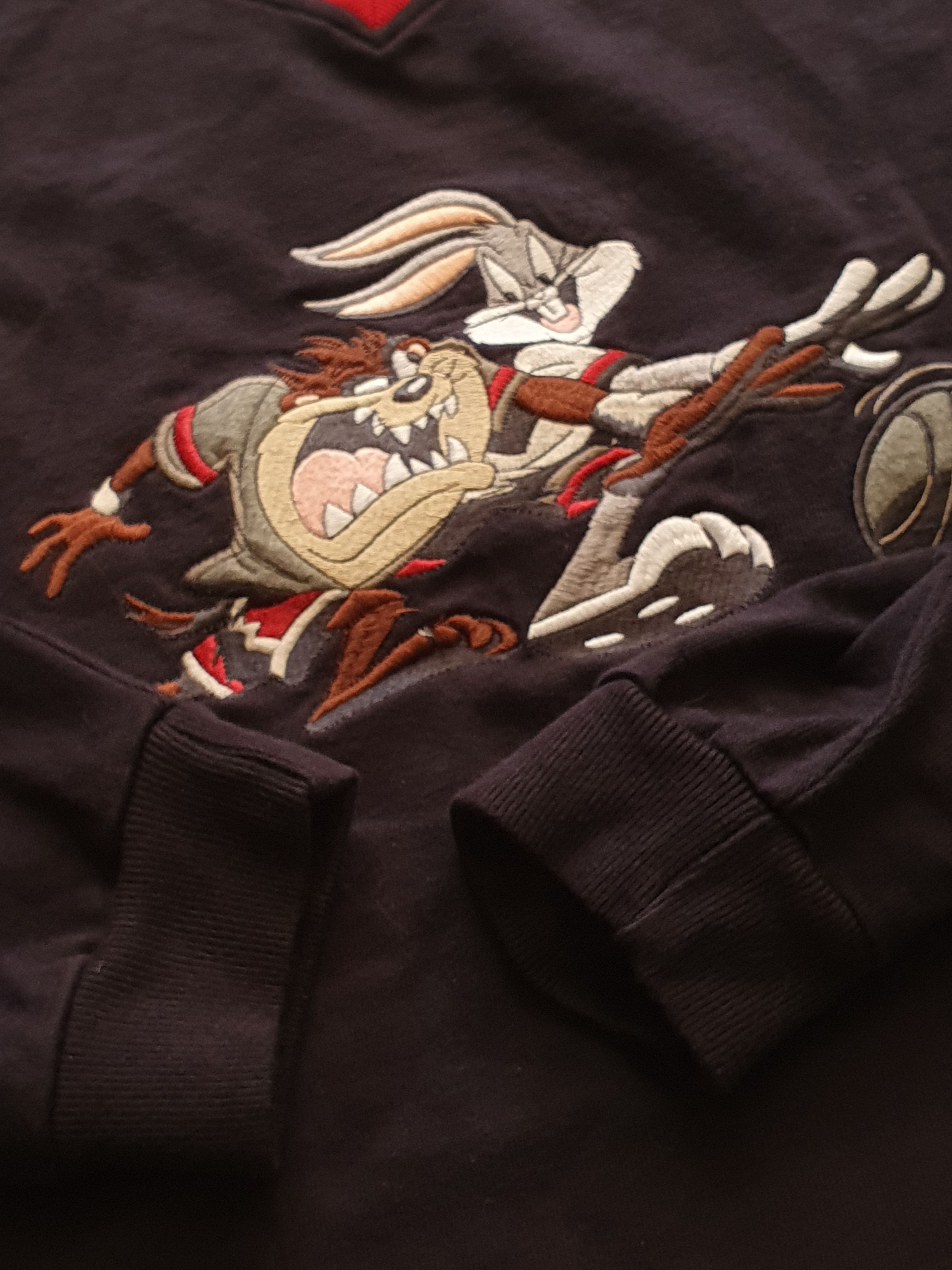 Vintage × Warner Bros Bugs and Taz sports Warner Bros Vtg 1999 sweatshirt,szL/XL Size US L / EU 52-54 / 3 - 10 Thumbnail