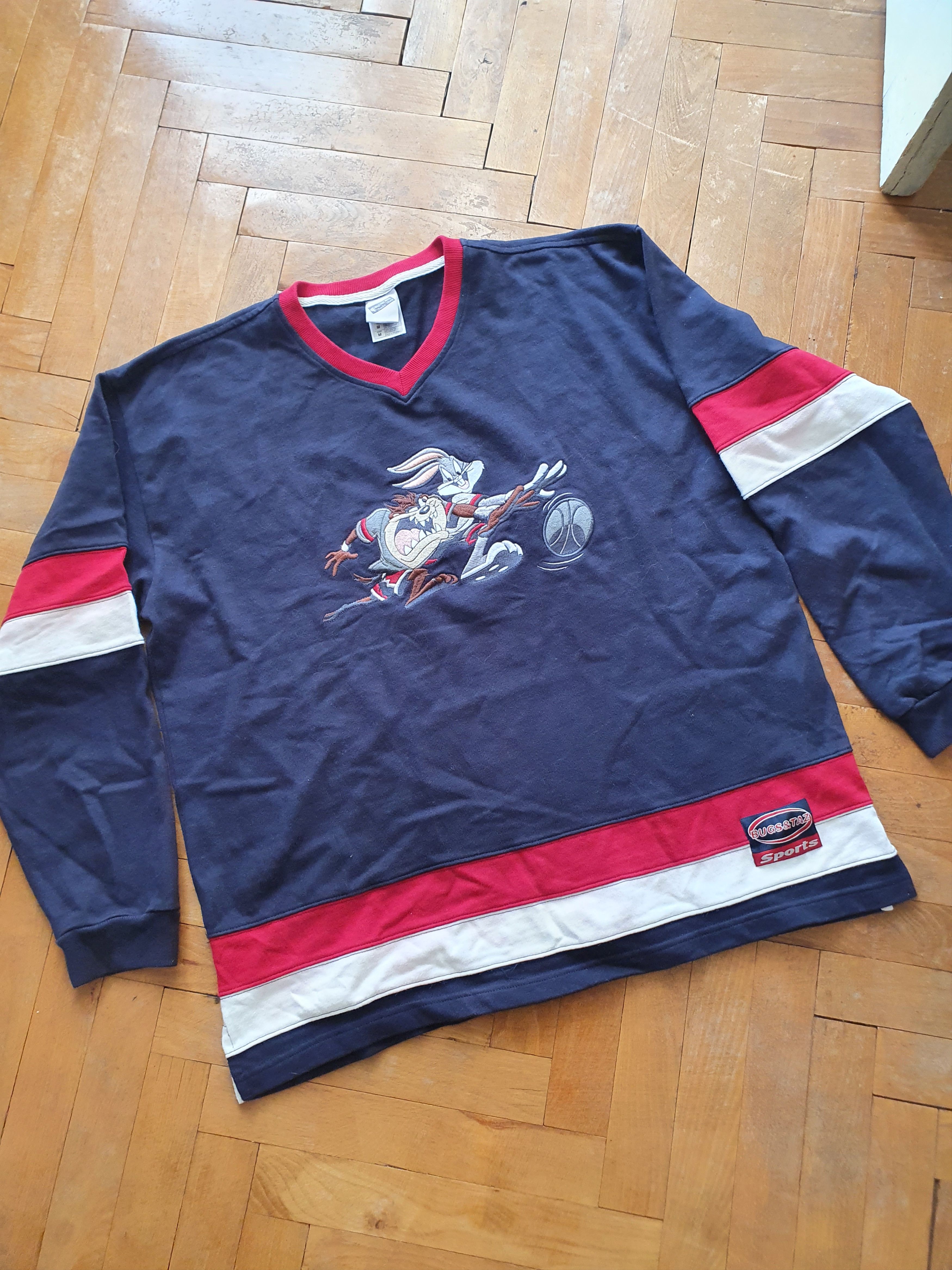 Vintage × Warner Bros Bugs and Taz sports Warner Bros Vtg 1999 sweatshirt,szL/XL Size US L / EU 52-54 / 3 - 7 Thumbnail
