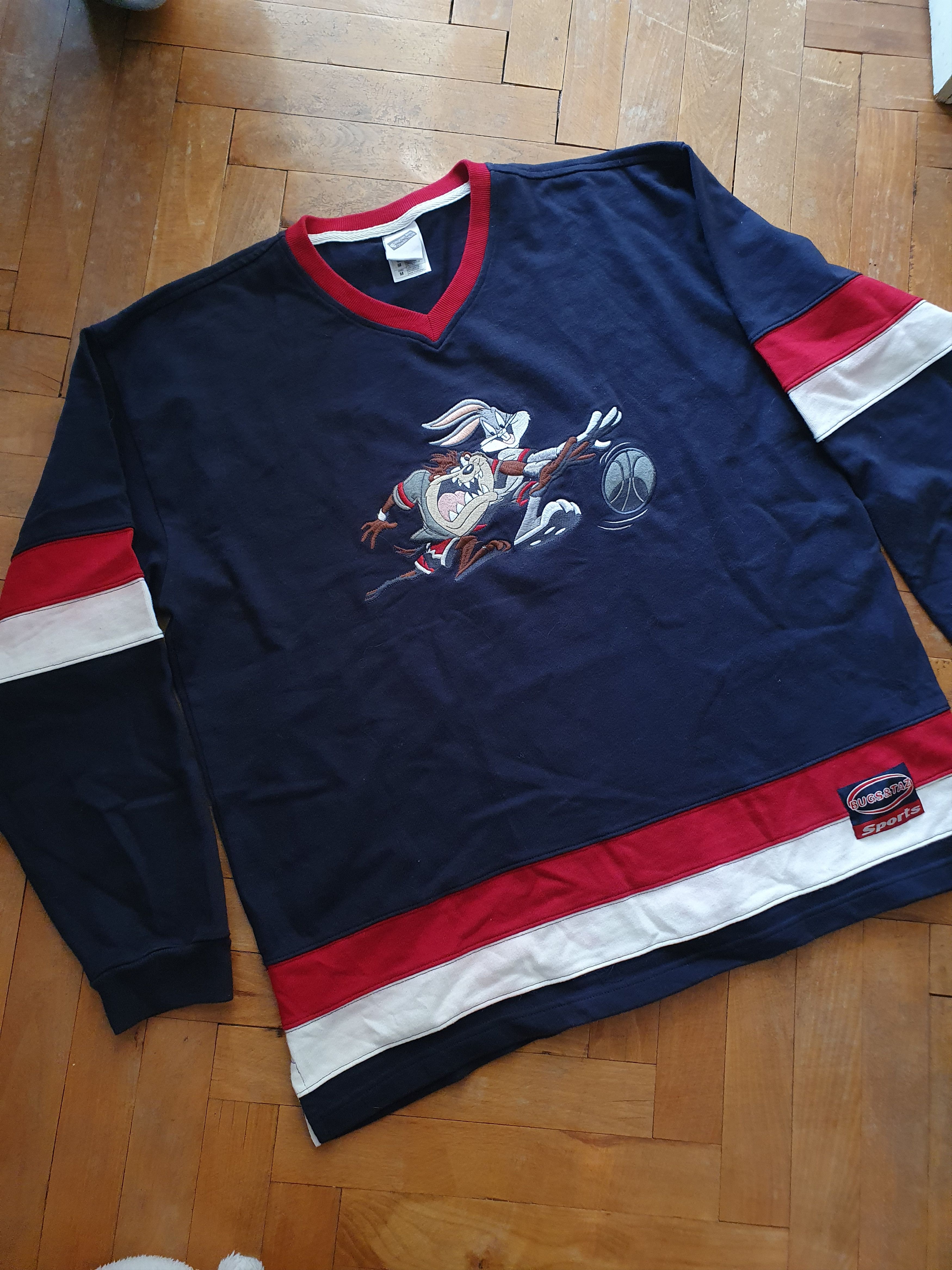 Vintage × Warner Bros Bugs and Taz sports Warner Bros Vtg 1999 sweatshirt,szL/XL Size US L / EU 52-54 / 3 - 6 Thumbnail