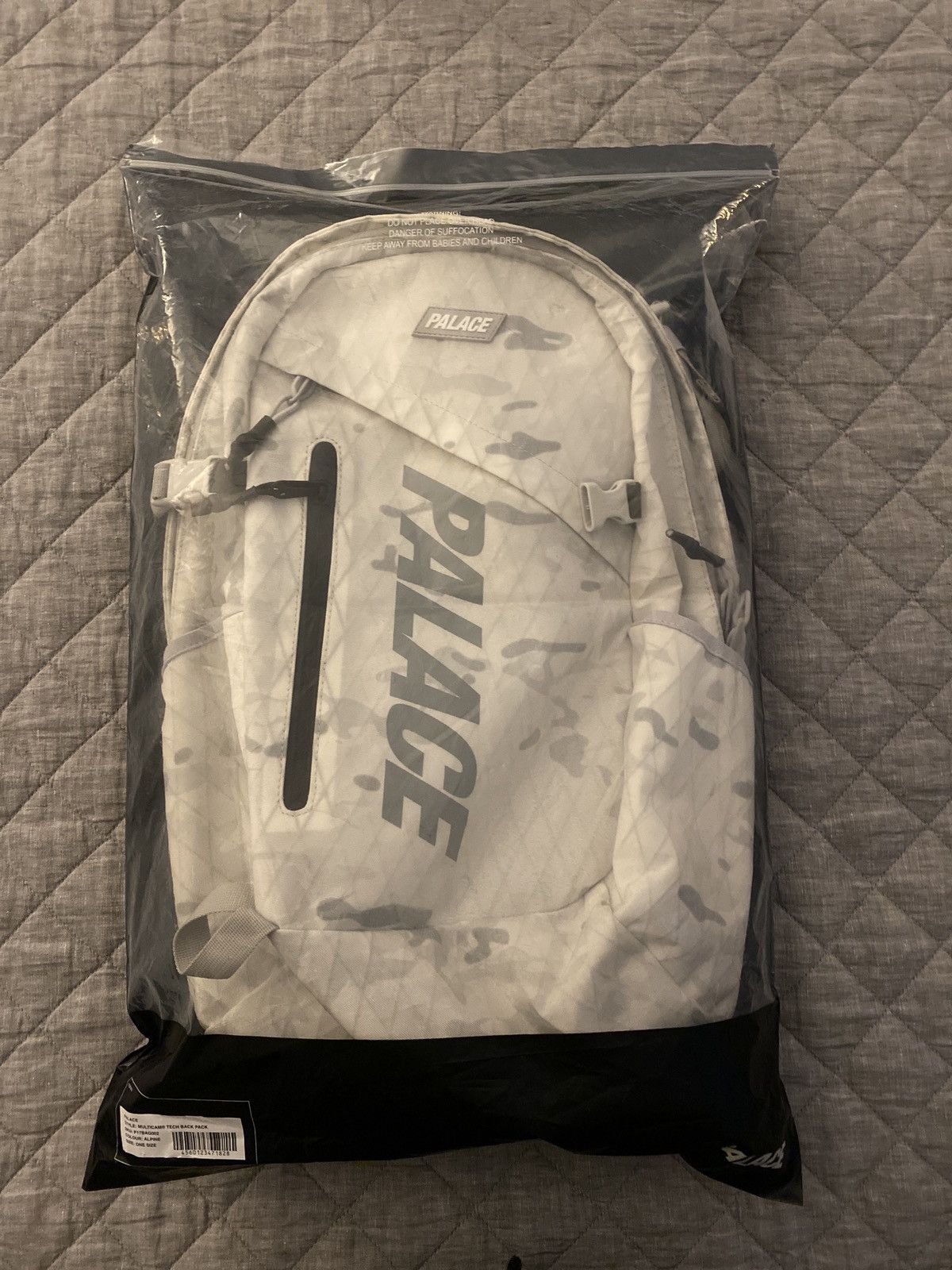 Palace multicam tech backpack hotsell