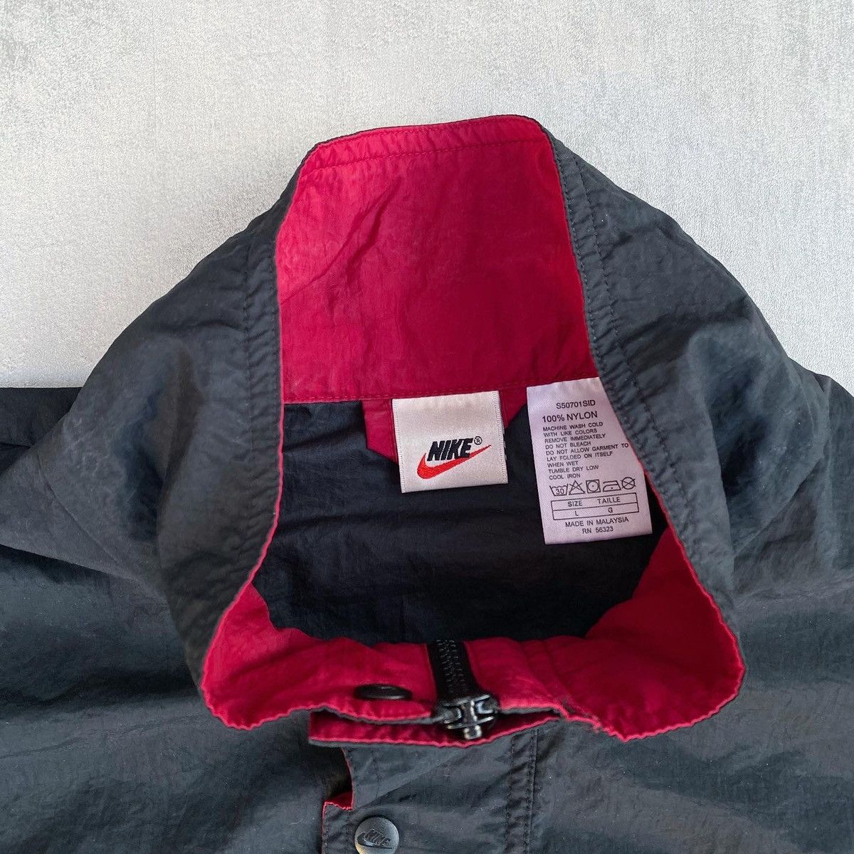 Nike × Vintage Vintage 90s Nike Pullover Windbreaker Jacket Kangaroo Pouch Size US L / EU 52-54 / 3 - 3 Thumbnail