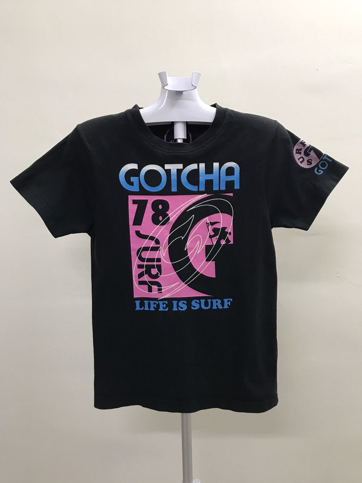 GOTCHA 78 Surf’s Up Worthy T-shirt / Girl Short Sleeve Shirt