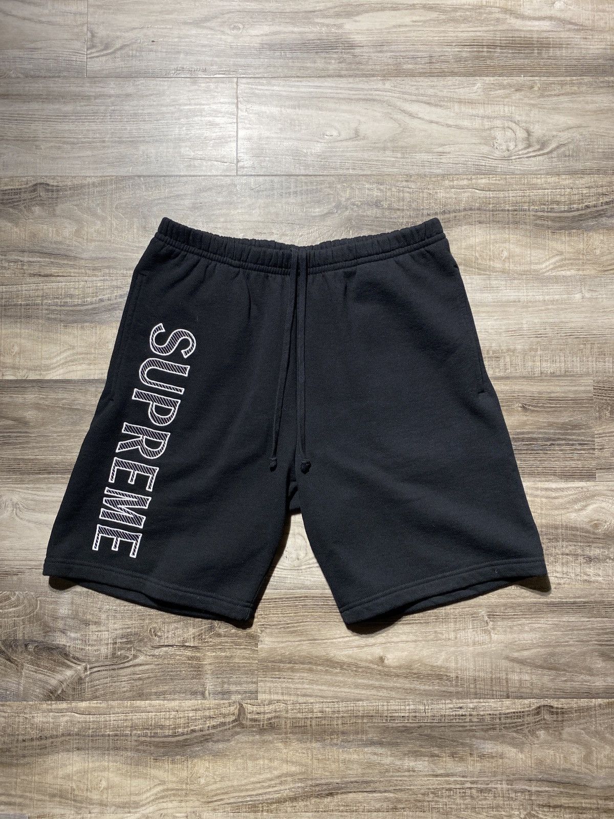 限定販売激格安 Supreme 18ss Leg Embroidery Sweatshort - メンズ