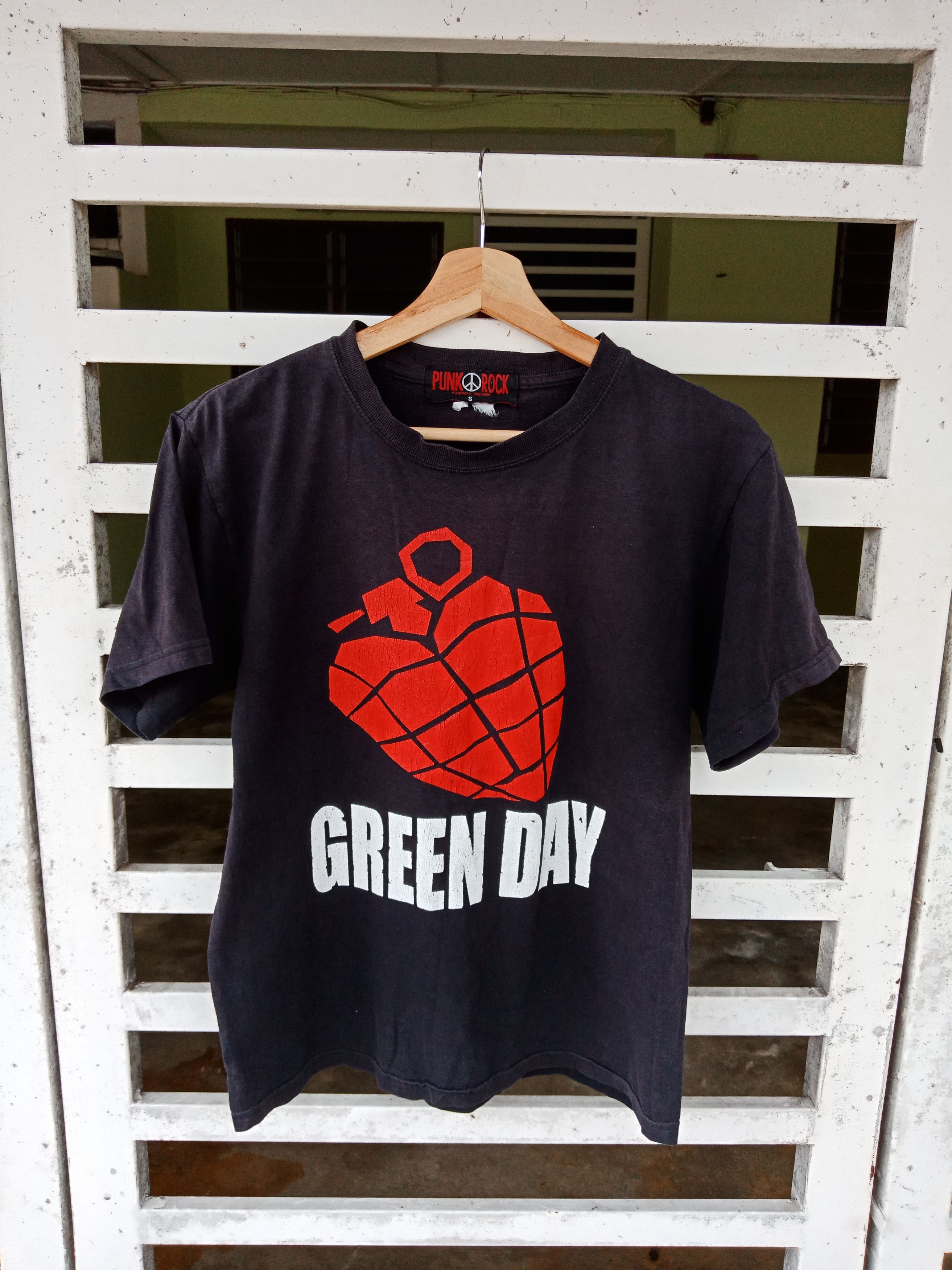 Rock Band × Rock T Shirt × Vintage 90s Greenday Grenade Rock Band × Rock T Shirt × Vintage 90s Greenday Grenade