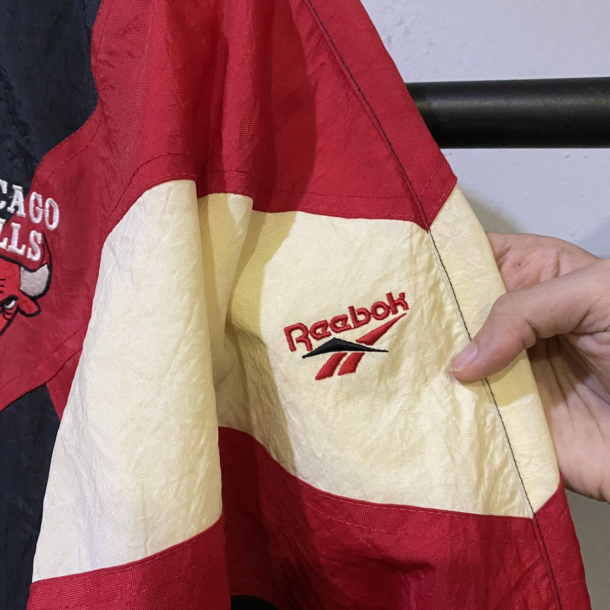 NBA × Reebok × Vintage VINTAGE HARD TO FIND‼️Reebok X Chicago Bulls Windbreaker Size US M / EU 48-50 / 2 - 5 Thumbnail