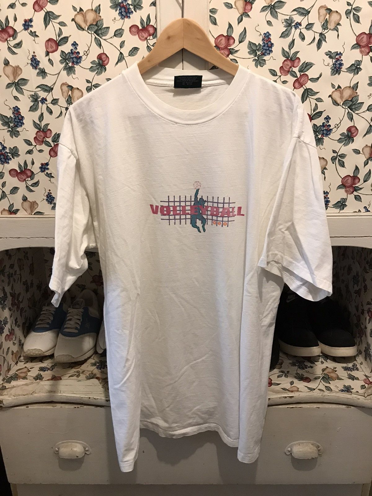 Orders Vintage 90's American Eagle T-Shirt