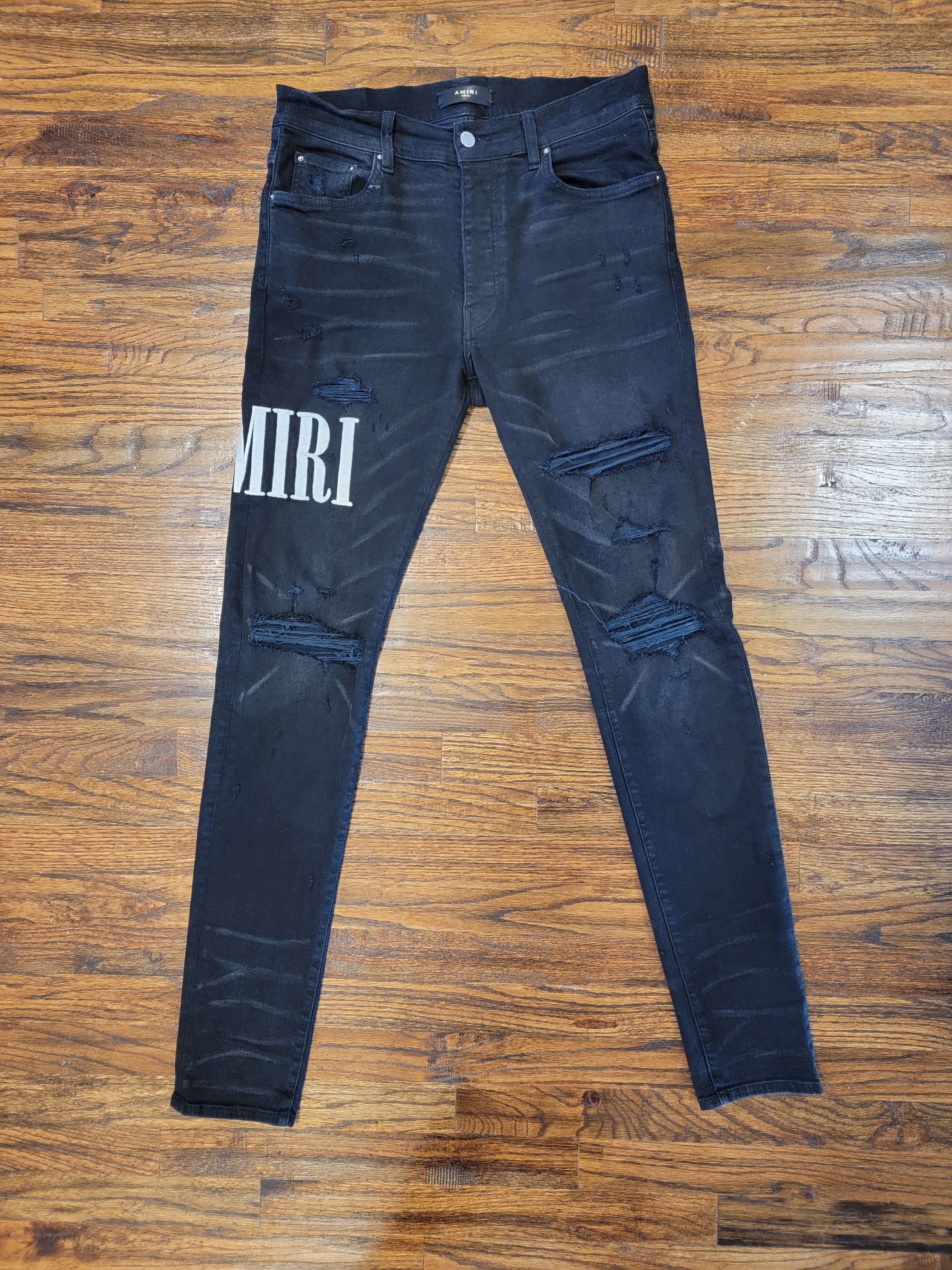 Amiri AMIRI Embroidered Logo Jeans in Aged Black Size 34 Size US 34 / EU 50 - 1 Thumbnail