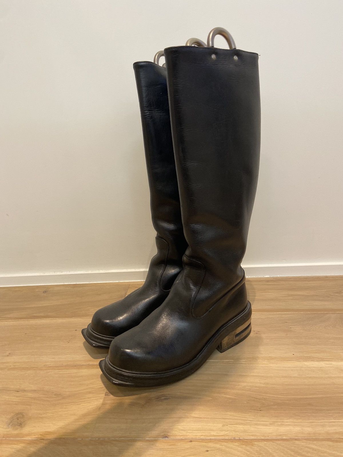 DIRK BIKKEMBERGS metal heel boots 90s hightop