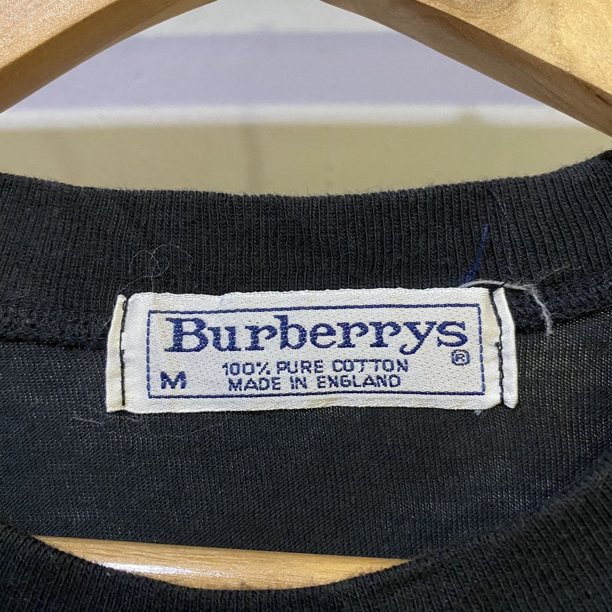 Burberry × Burberry Prorsum × Vintage VINTAGE‼️Burberrys Of London Embroided Made In England Tee Size US L / EU 52-54 / 3 - 6 Thumbnail