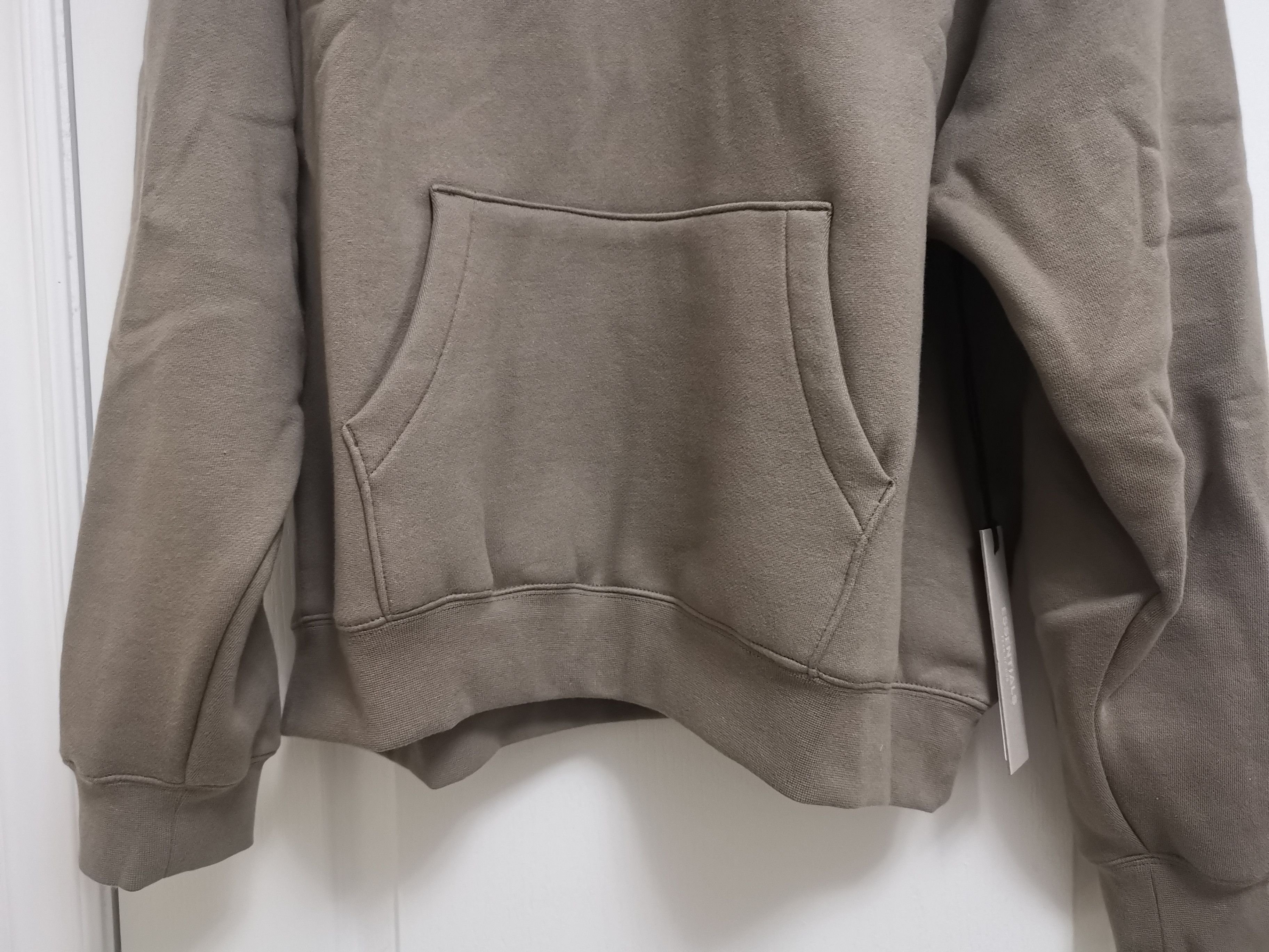 Fear of God Fear Of God Essentials Taupe Hoodie Size US L / EU 52-54 / 3 - 2 Preview