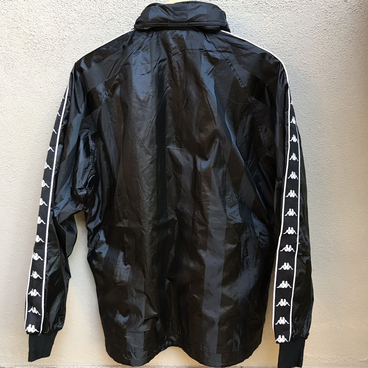Kappa × Vintage Vintage Kappa Sidetape nylon jacket black white Size US L / EU 52-54 / 3 - 4 Thumbnail