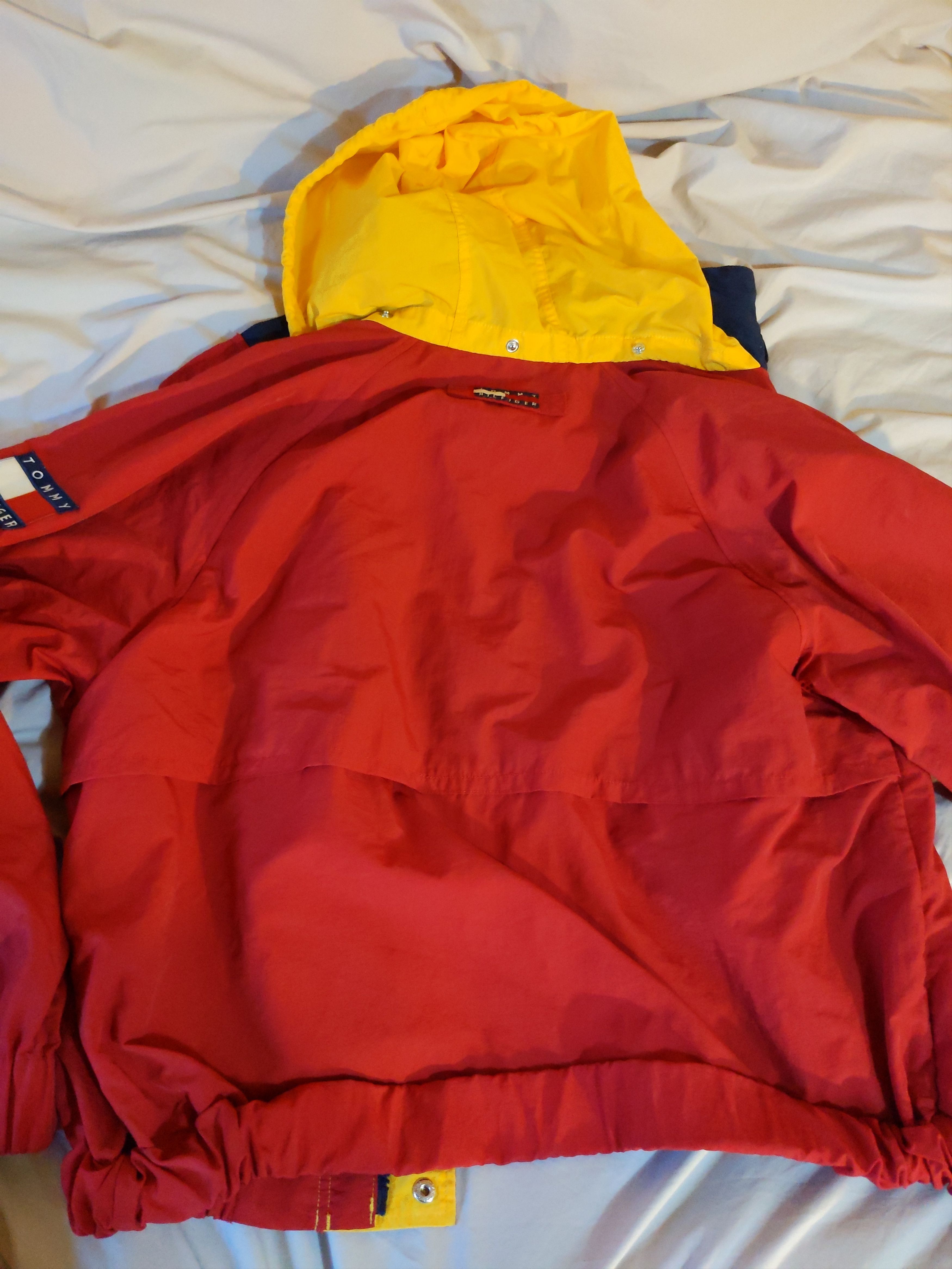 Tommy Hilfiger Tommy Hilfiger red jacket with packable hood 90s Size US L / EU 52-54 / 3 - 2 Thumbnail