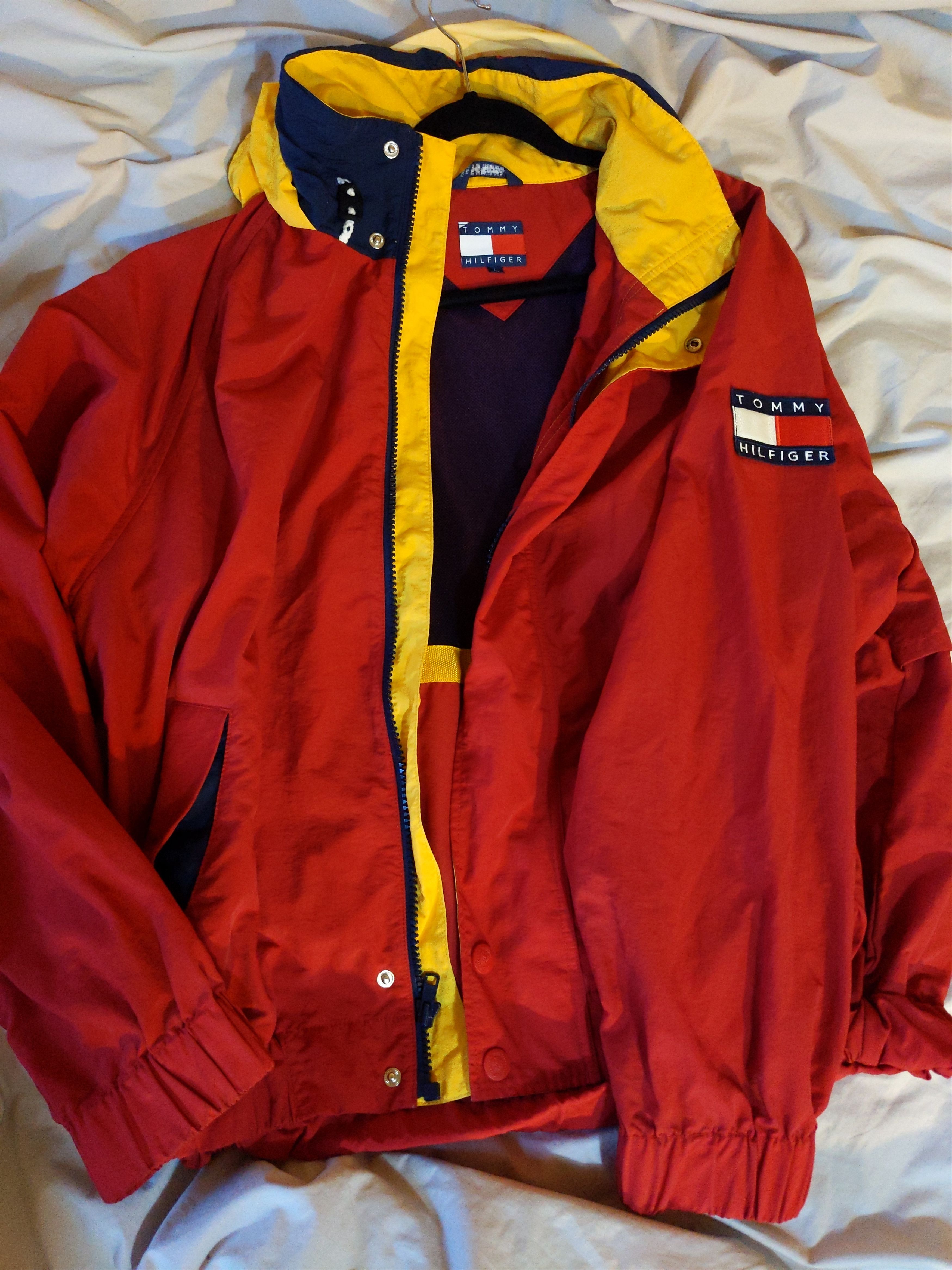 Tommy Hilfiger Tommy Hilfiger red jacket with packable hood 90s Size US L / EU 52-54 / 3 - 1 Thumbnail