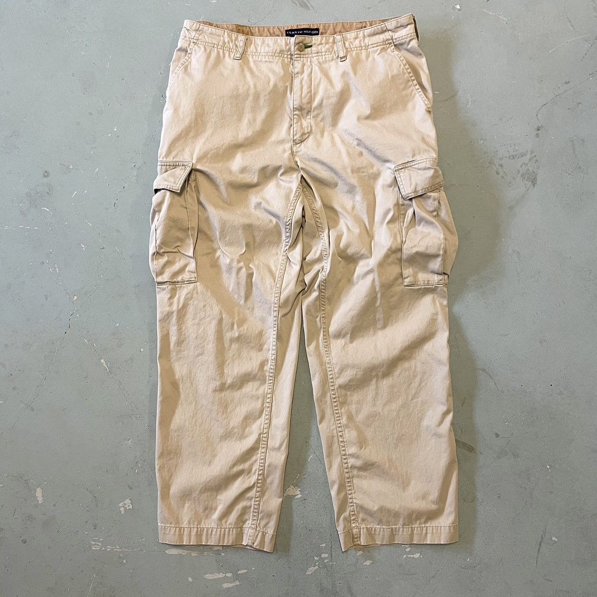 Tommy Hilfiger × Vintage Vintage 1990s Khaki Tommy Hilfiger Cargo Pants 36 x 30 Size US 36 / EU 52 - 1 Thumbnail
