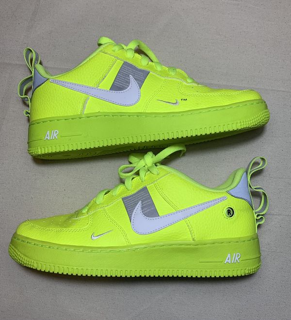 Nike Air Force 1 LV8 Utility Volt (GS)