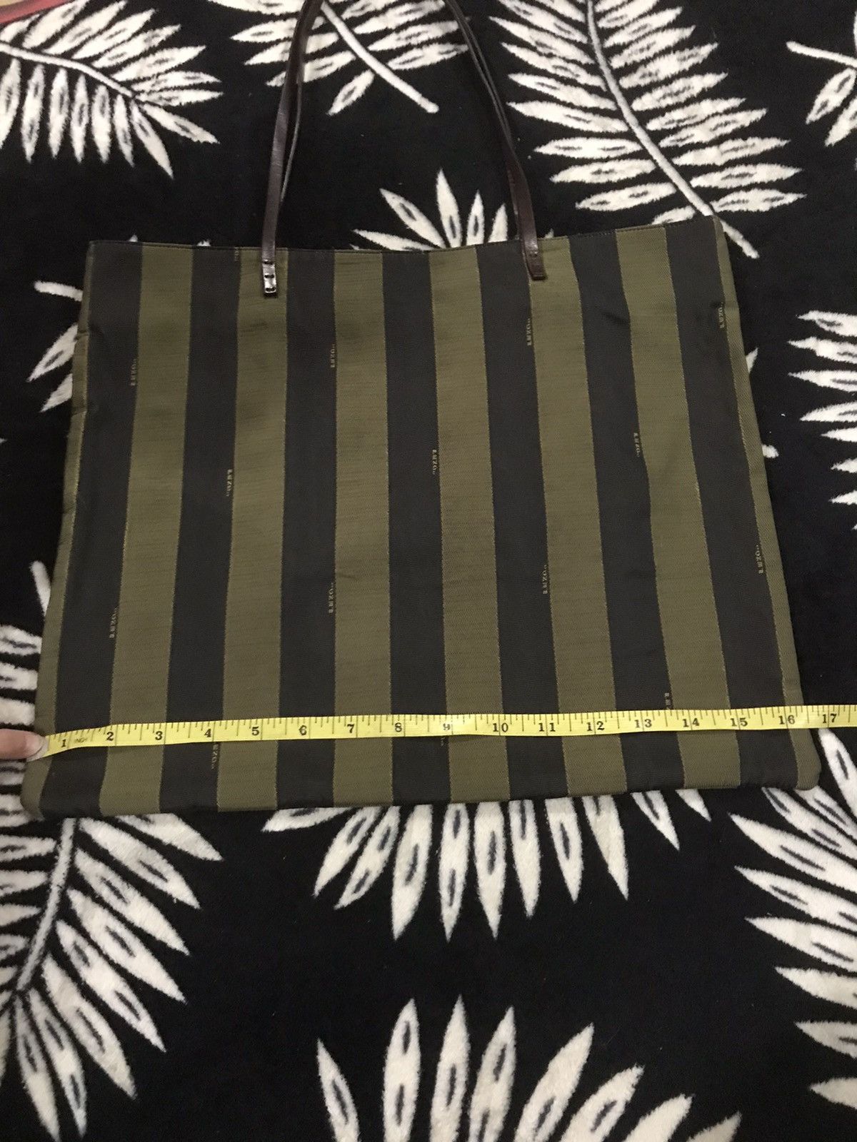 Fendi Best Offer Authentic FENDI Tote & Cosmetic Bag Size ONE SIZE - 17 Thumbnail
