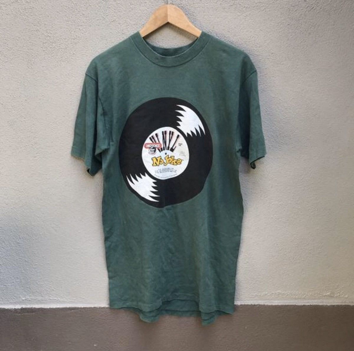 Vintage Vintage 90s NO JOKE vinyl records tee streetwear Size US M / EU 48-50 / 2 - 1 Thumbnail