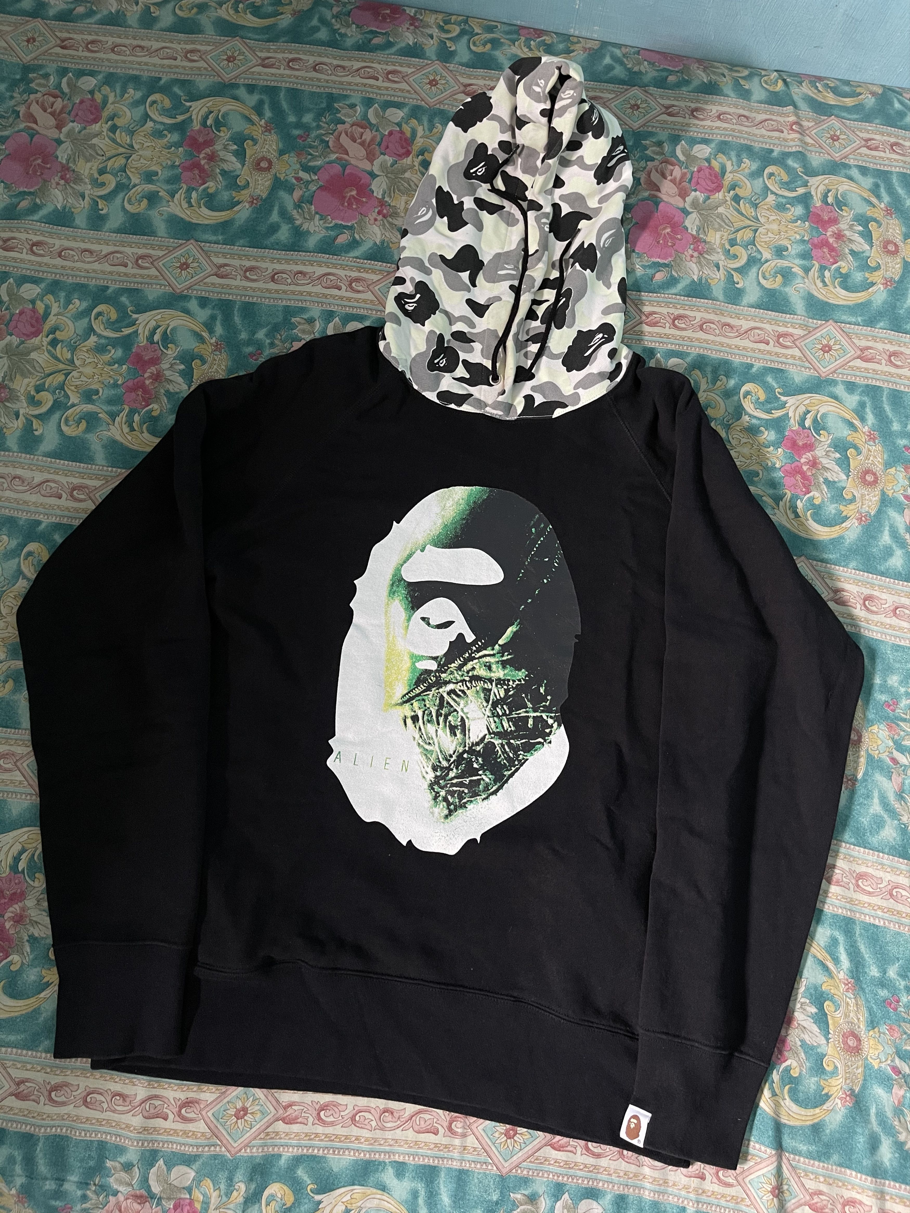 Bape alien poster store hoodie