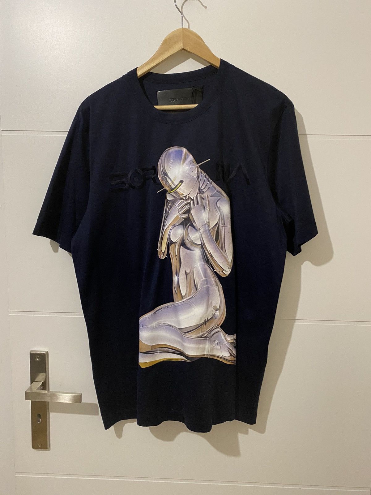 Juun.J Junn J x Hajime Sorayama T-Shirt NWT Size US M / EU 48-50 / 2 - 1 Thumbnail