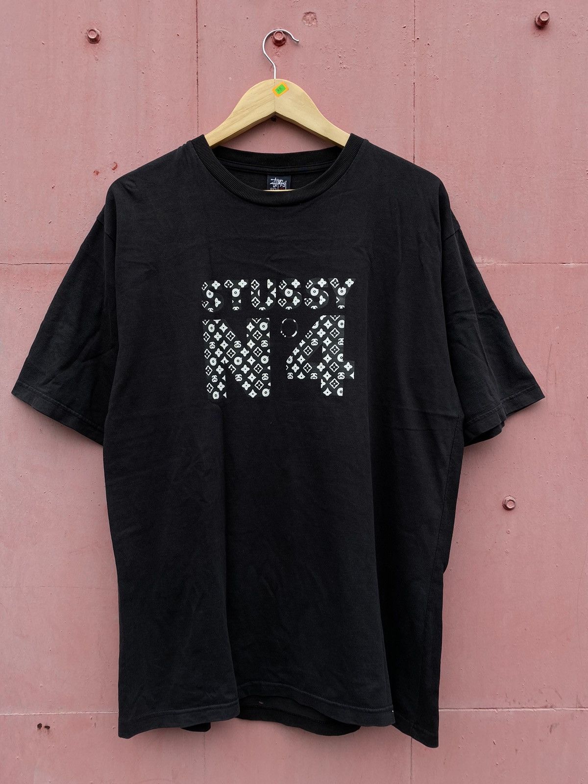 SOLD)Stussy N4 LV Monogram Size : X-Large Price : 2000 THB