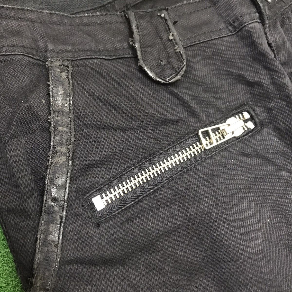 In The Attic In The Attic Multi Pocket Zipper Cargo Cropped Pant Size US 32 / EU 48 - 4 Thumbnail