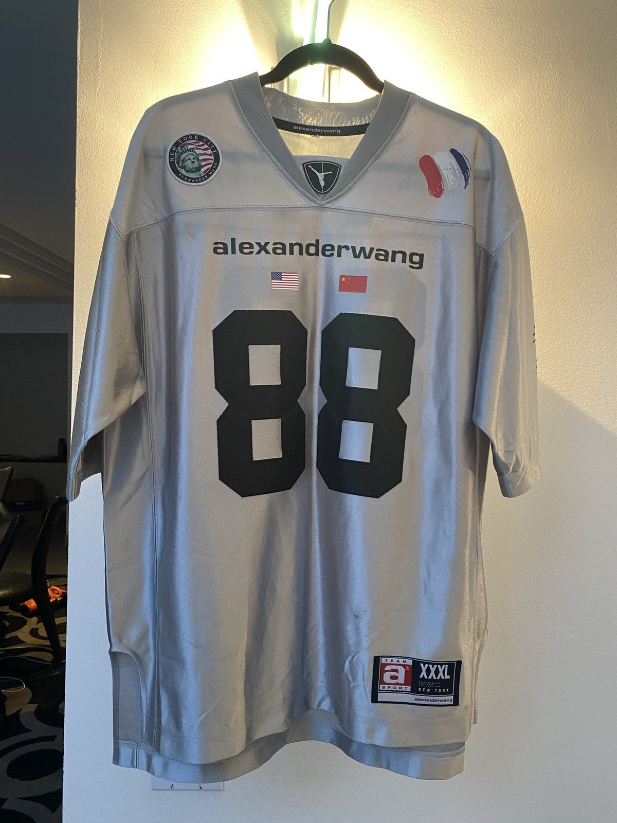 【ALEXANDER WANG】T-SHIRT FOOTBALL Alexander Wang Silver High Shine Football Jersey Alexander Wang