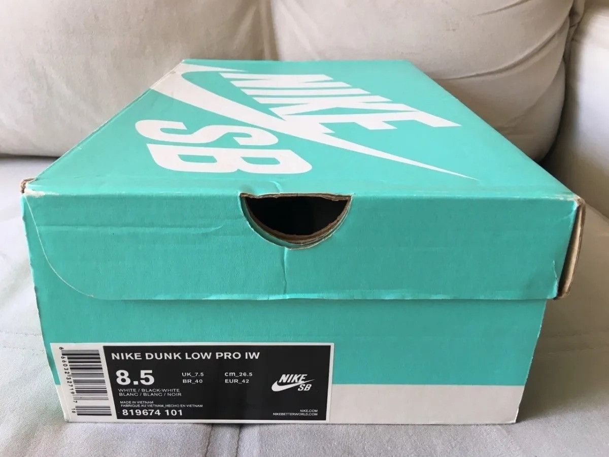 Nike NIKE DUNK SB IW ISHOD WAIR US 8.5 WHITE BLACK (819674-101) Size US 8.5 / EU 41-42 - 9 Thumbnail