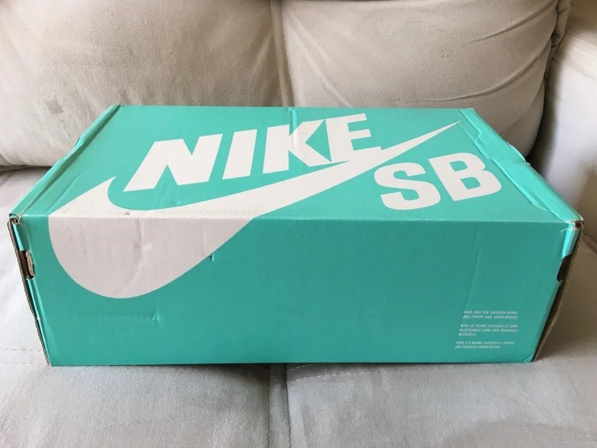 Nike NIKE DUNK SB IW ISHOD WAIR US 8.5 WHITE BLACK (819674-101) Size US 8.5 / EU 41-42 - 8 Thumbnail