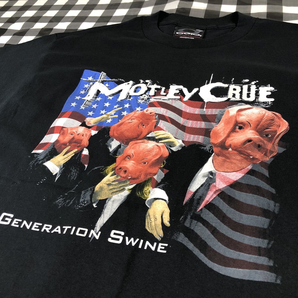 Band Tees × Vintage Motley Crue Generation Swine Pig 1997 Heavy Metal Tee Size US L / EU 52-54 / 3 - 3 Thumbnail