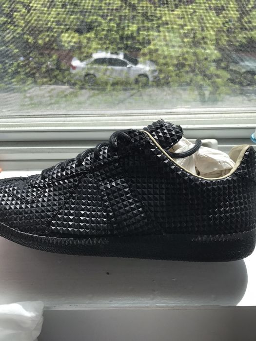 Maison martin margiela black discount studded low top replica sneakers