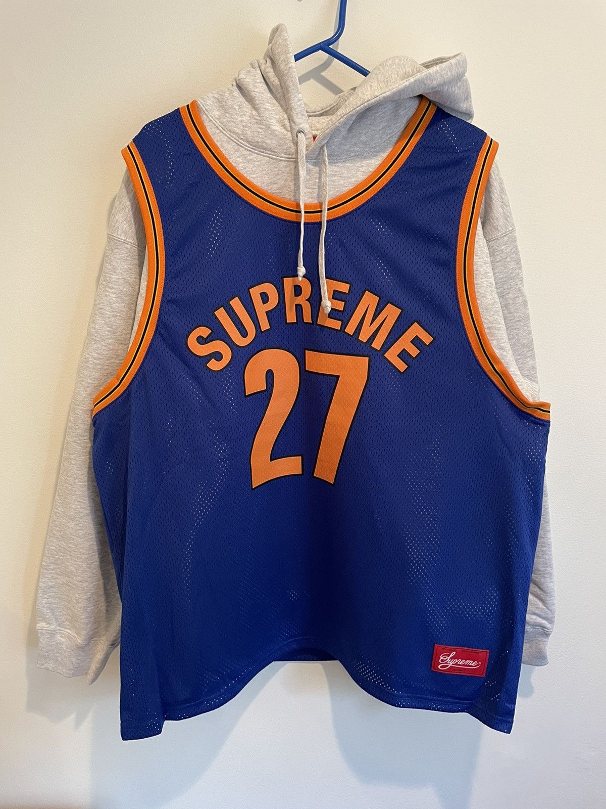 SUPREME New York Knicks Basketball Jersey / Hooded Sweatshirt Combo in Size  XL